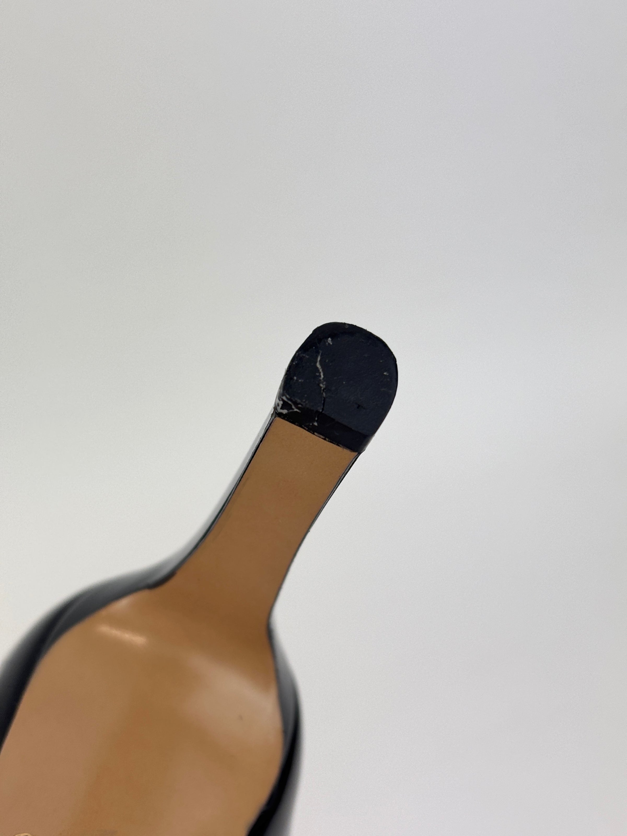 Leo 85 in Nero Patent Calfskin Size 7.5 - Glampot