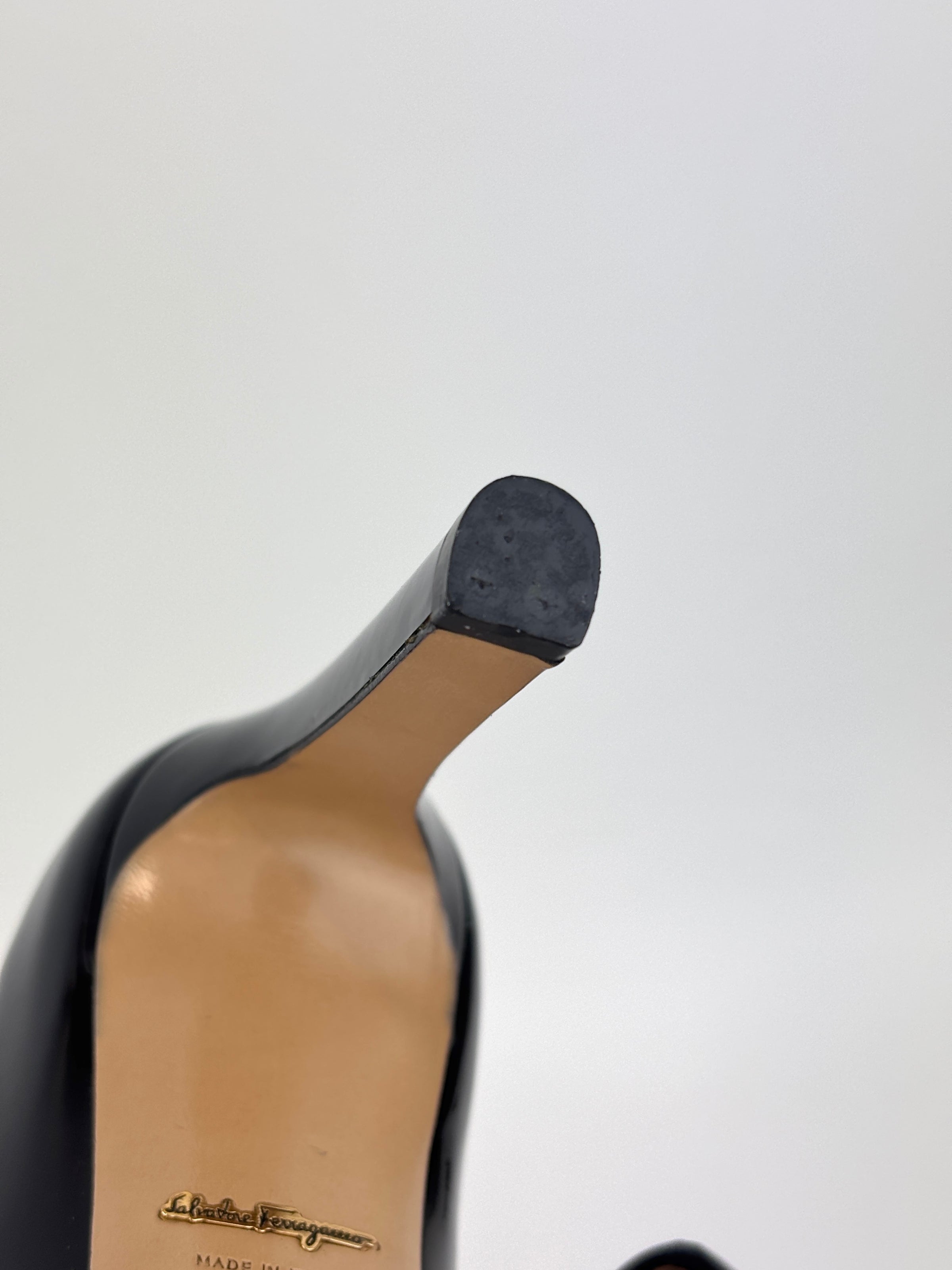 Leo 85 in Nero Patent Calfskin Size 7.5 - Glampot