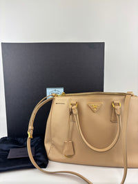 BN2274 Saffiano Lux Tote Sabbia