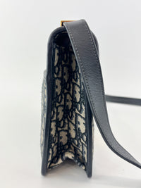 Montaigne 30 in Blue Oblique Jacquard