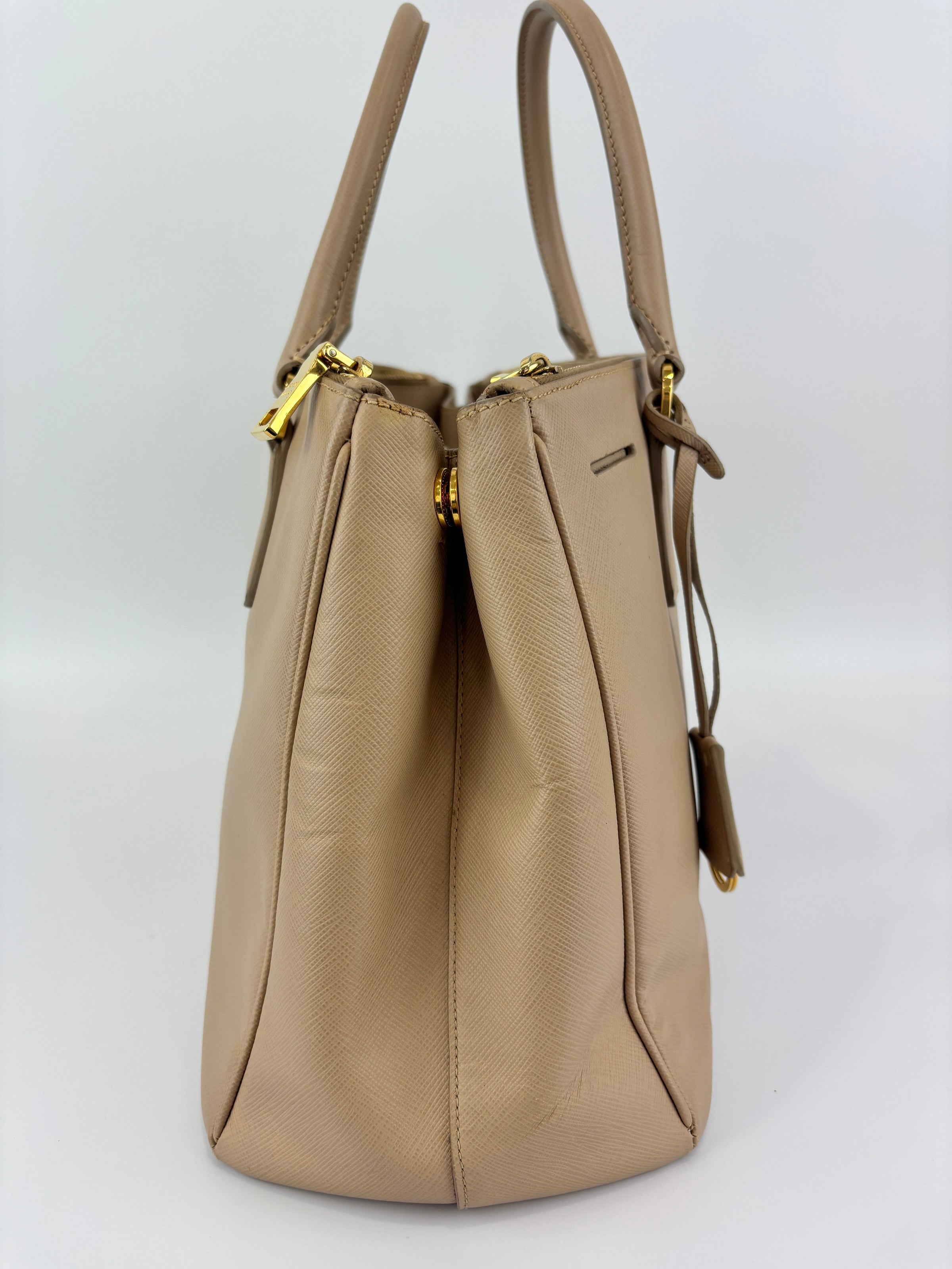 BN2274 Saffiano Lux Tote Sabbia