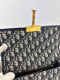 Montaigne 30 in Blue Oblique Jacquard