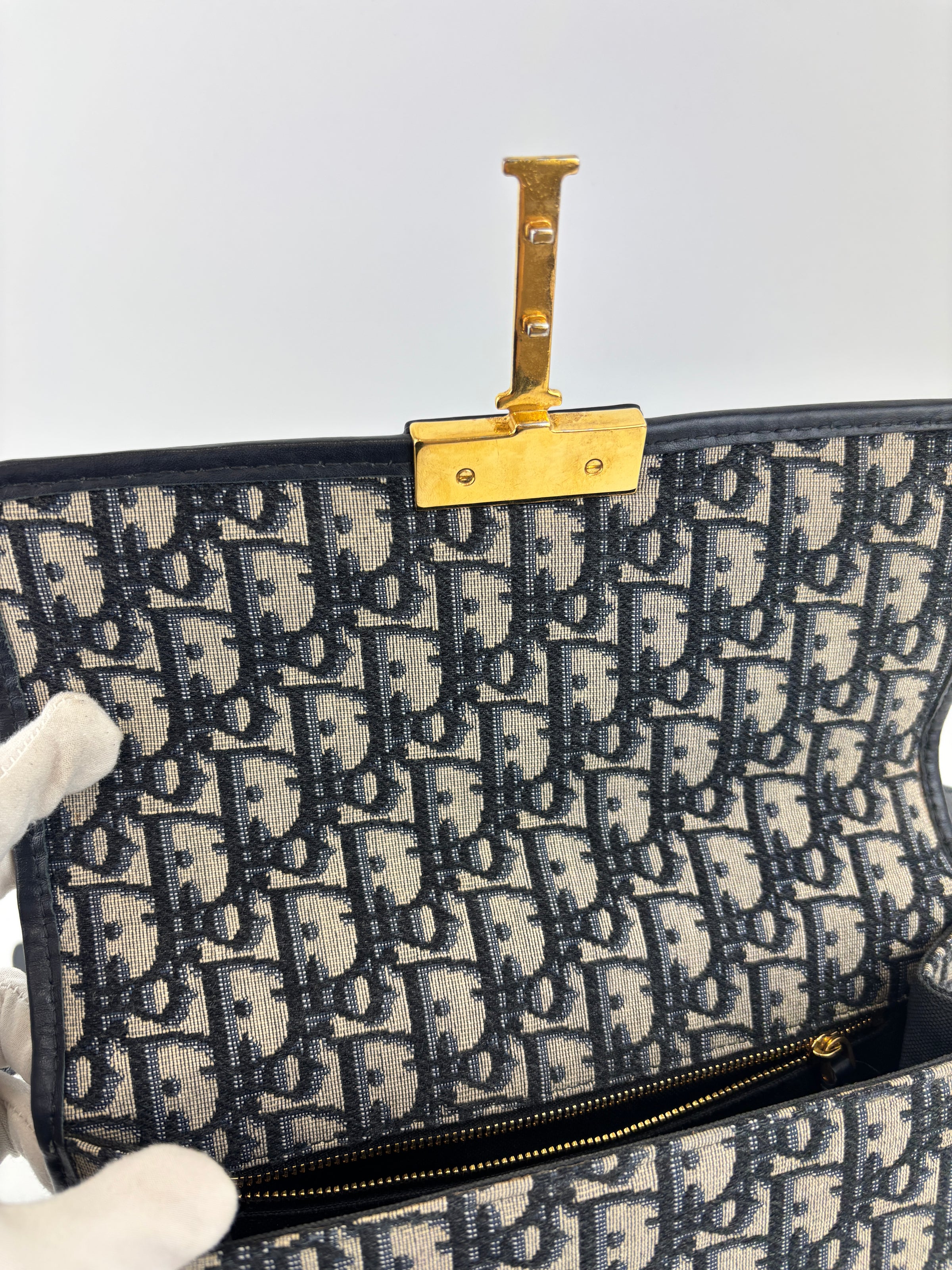 Montaigne 30 in Blue Oblique Jacquard