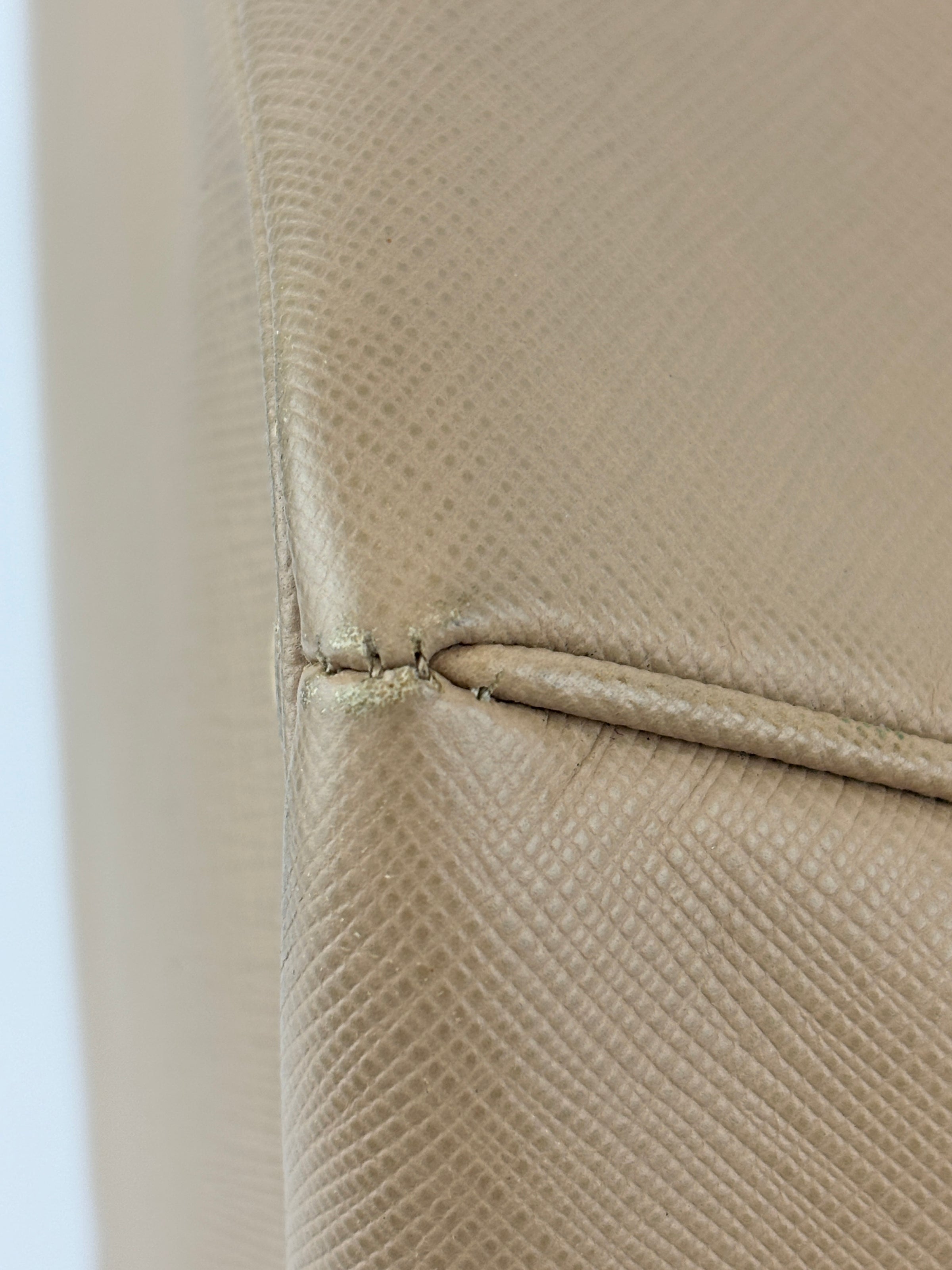 BN2274 Saffiano Lux Tote Sabbia