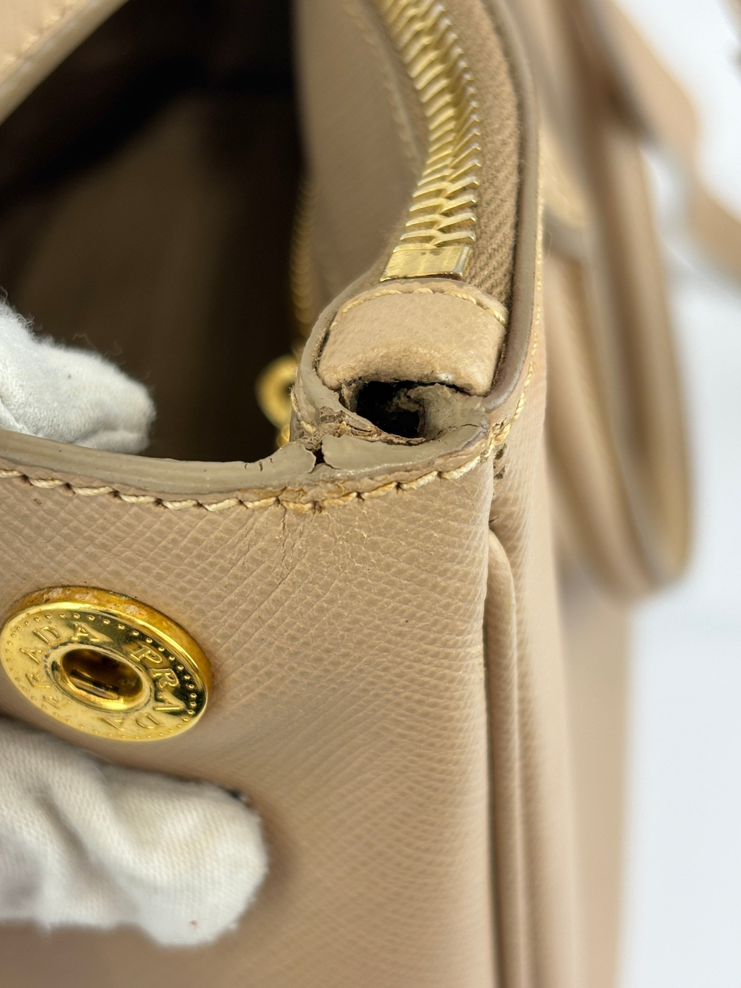 BN2274 Saffiano Lux Tote Sabbia