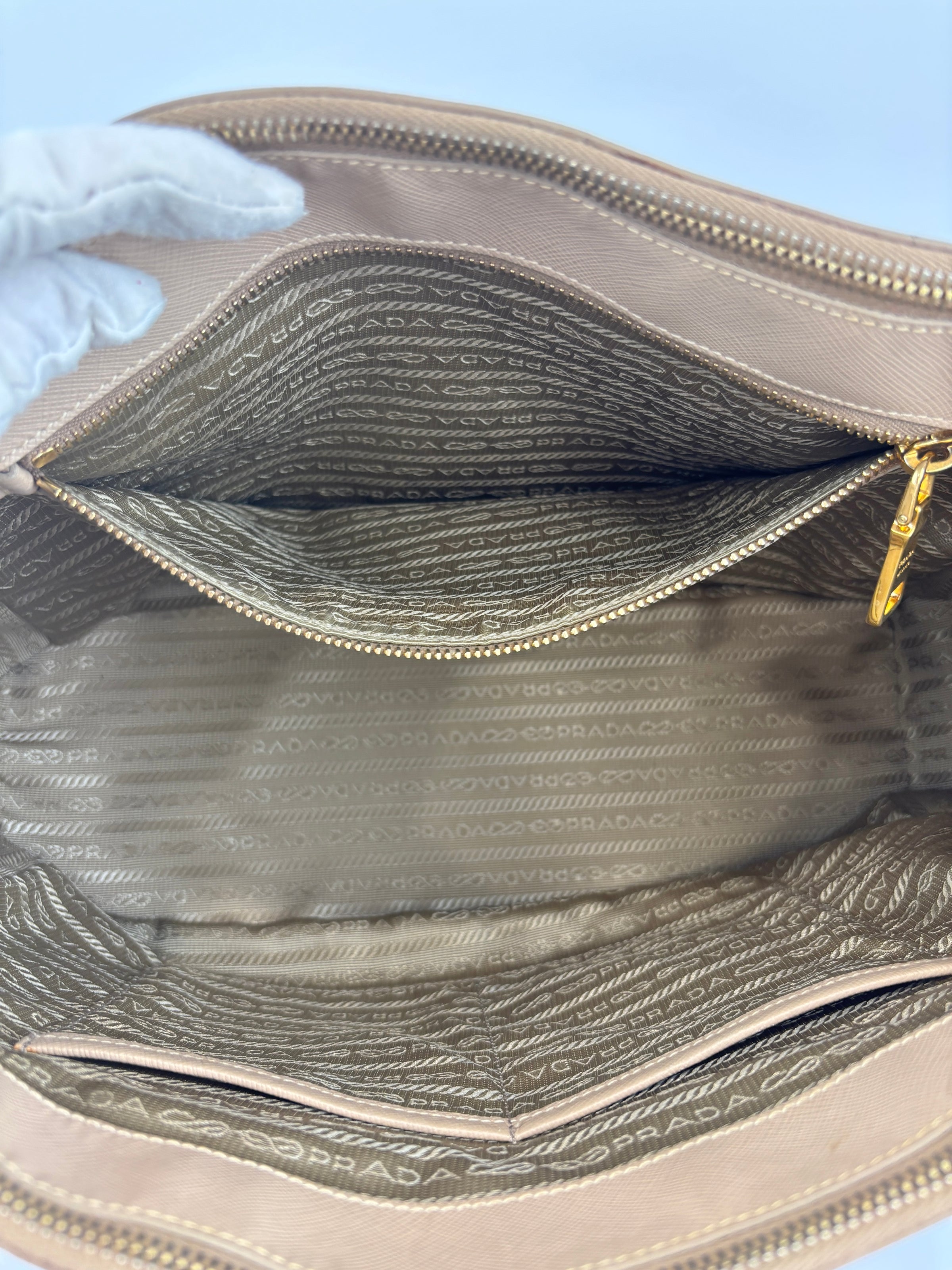 BN2274 Saffiano Lux Tote Sabbia