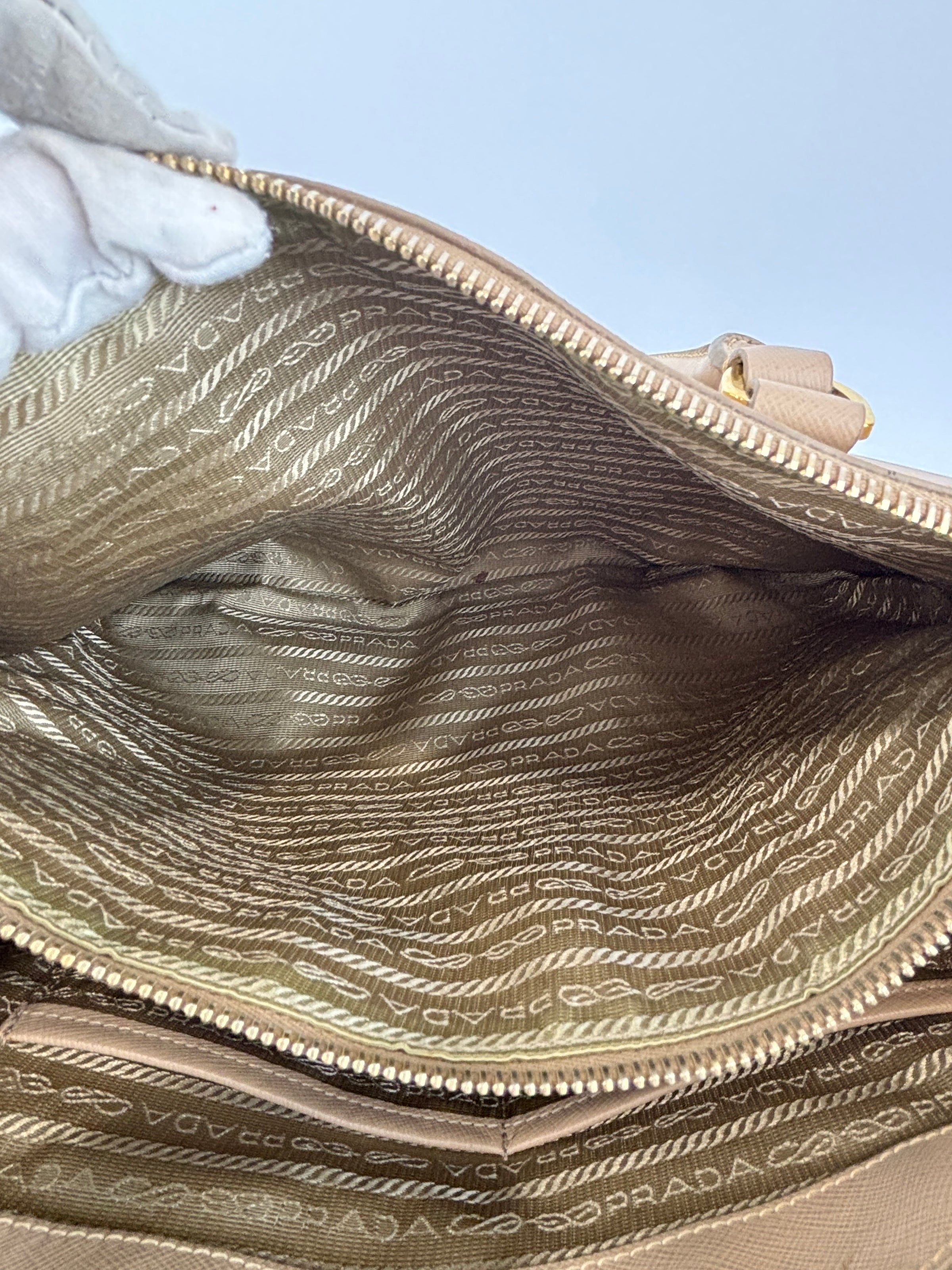 BN2274 Saffiano Lux Tote Sabbia