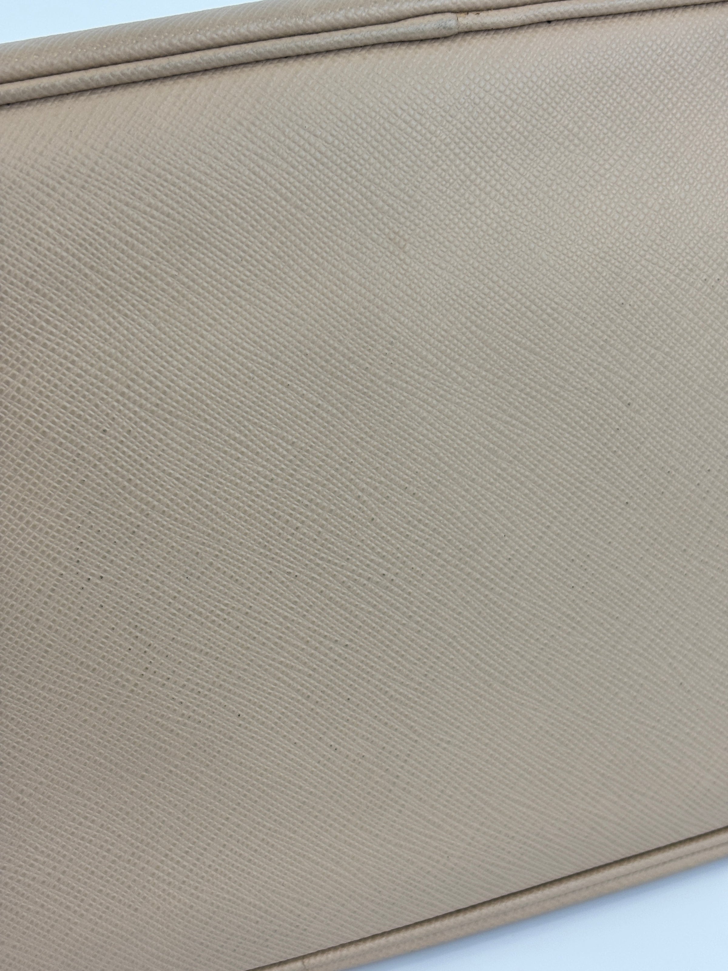 BN2274 Saffiano Lux Tote Sabbia