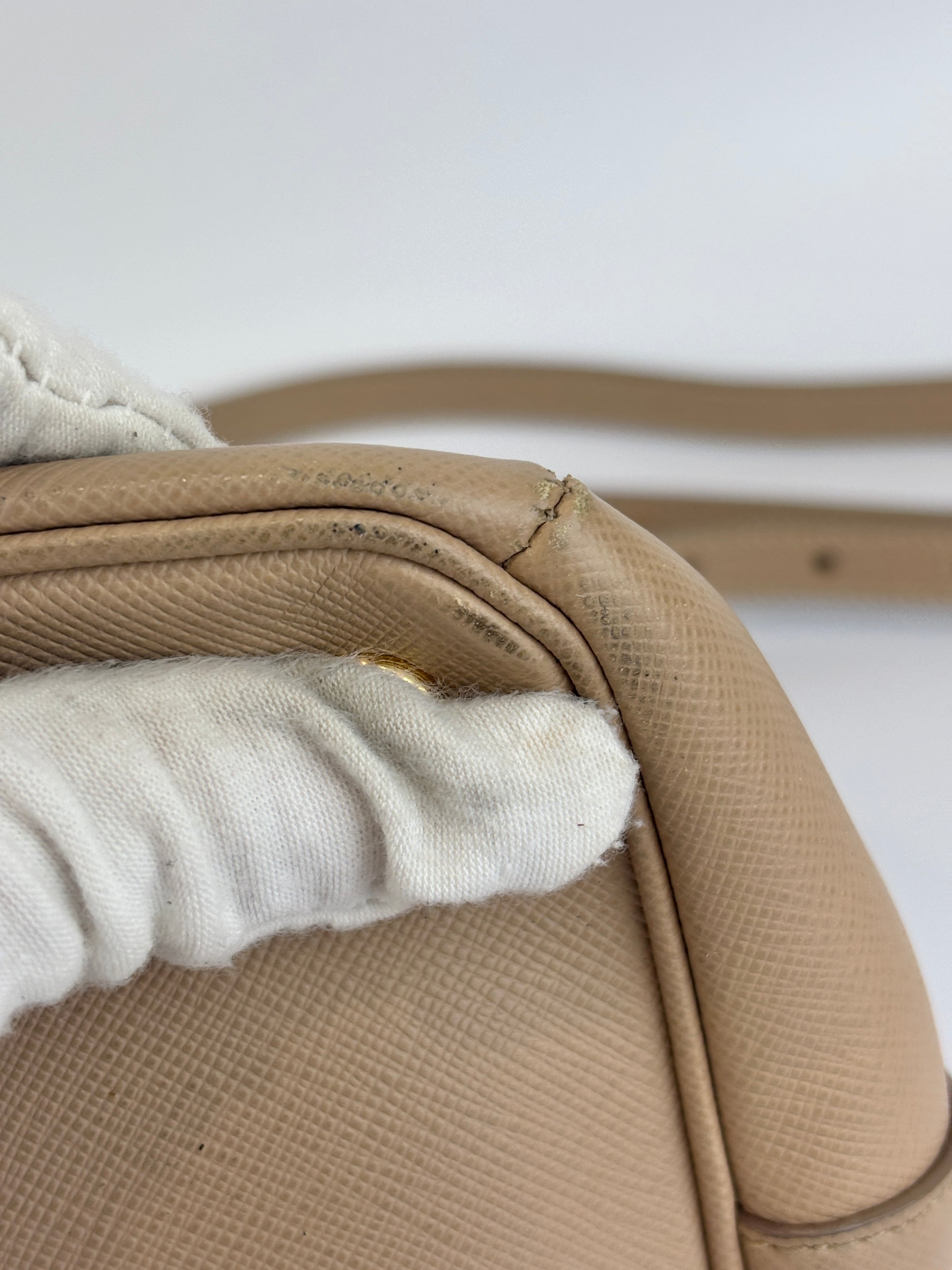 BN2274 Saffiano Lux Tote Sabbia