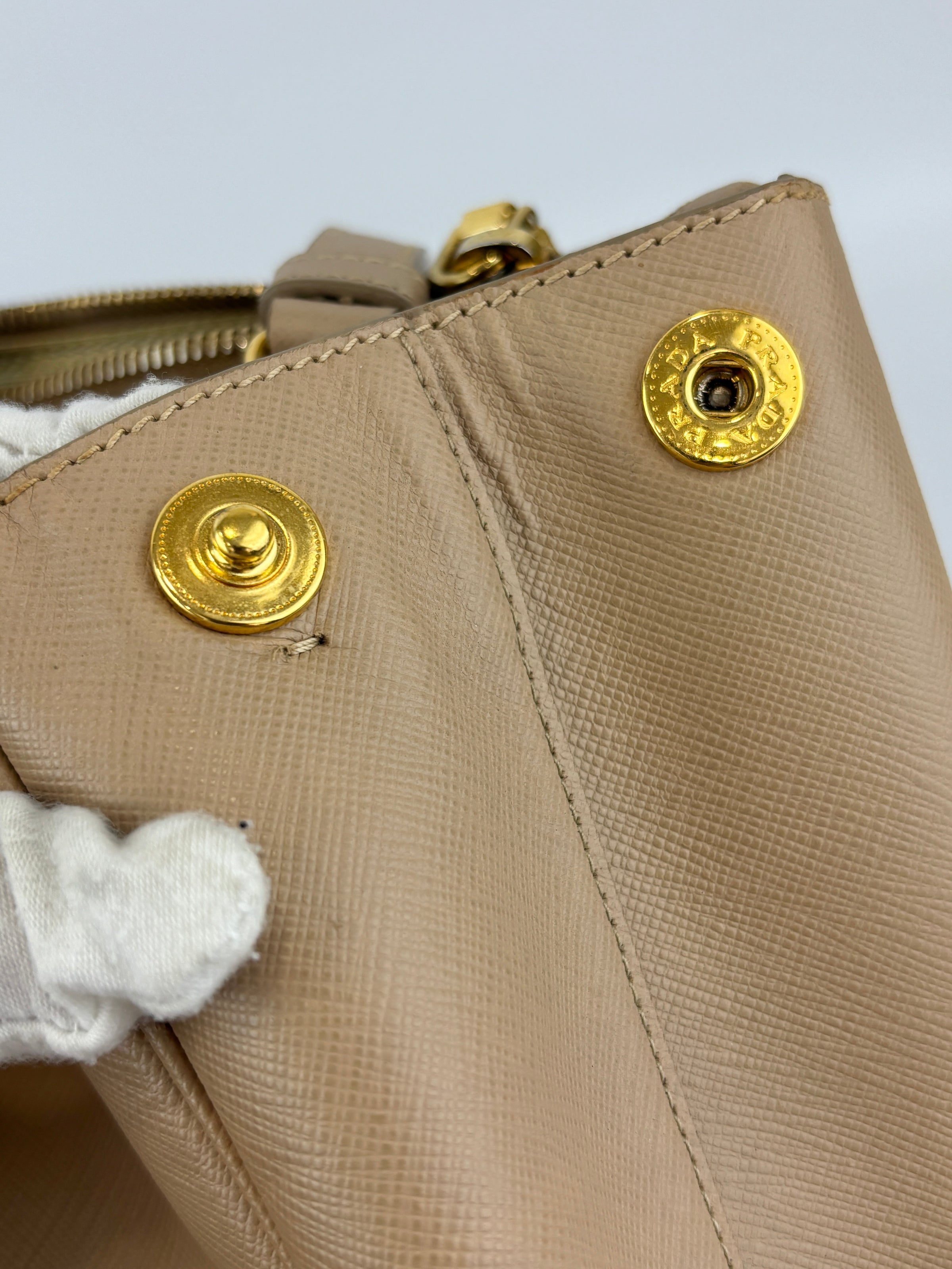 BN2274 Saffiano Lux Tote Sabbia