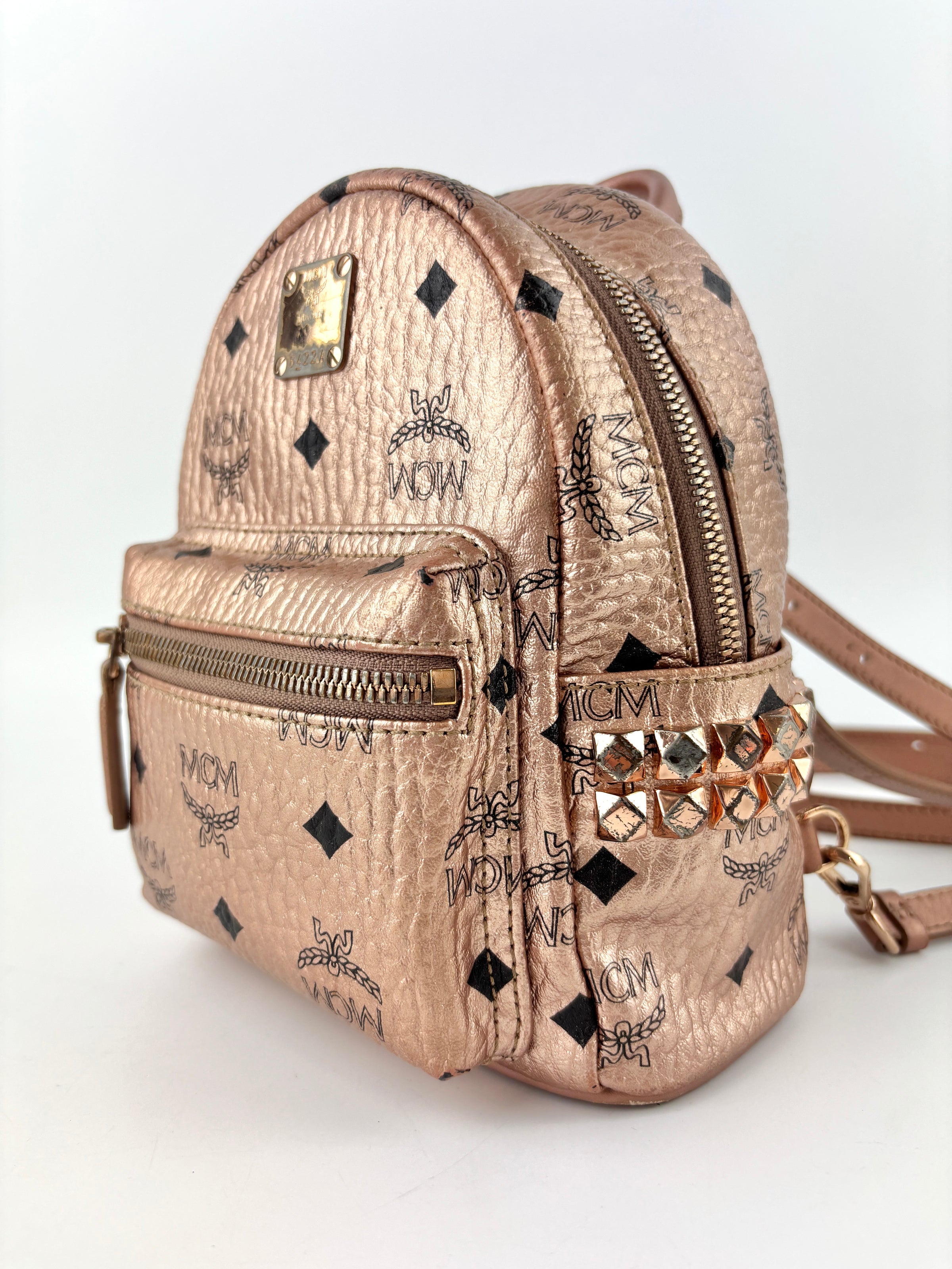 baobao mini backpacka MCM X-Mini Bebe Boo Backpack Champagne Gold Metallic Visetos – Glampot