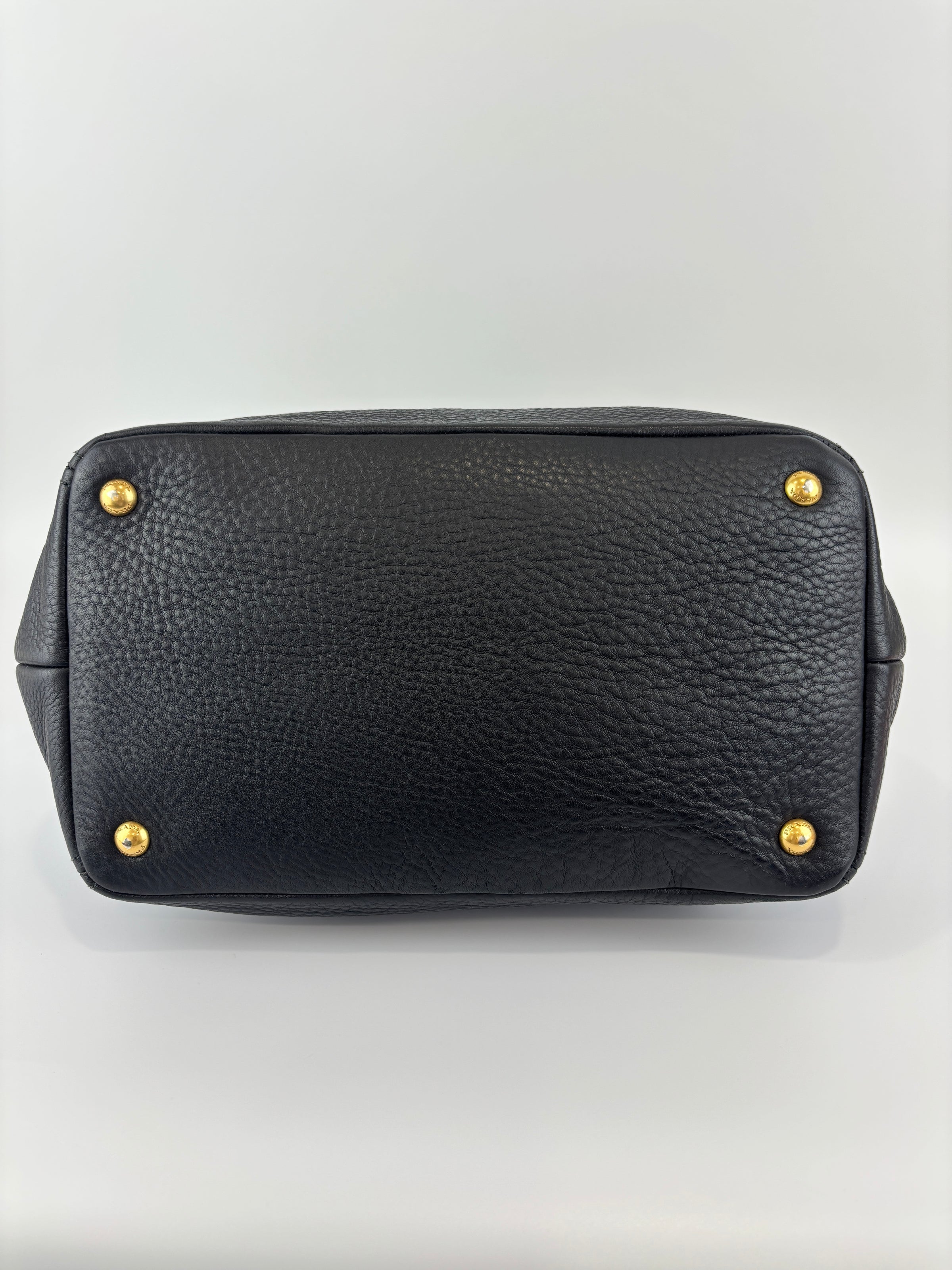 BN2534 Vitello Daino Black Pebbled Leather