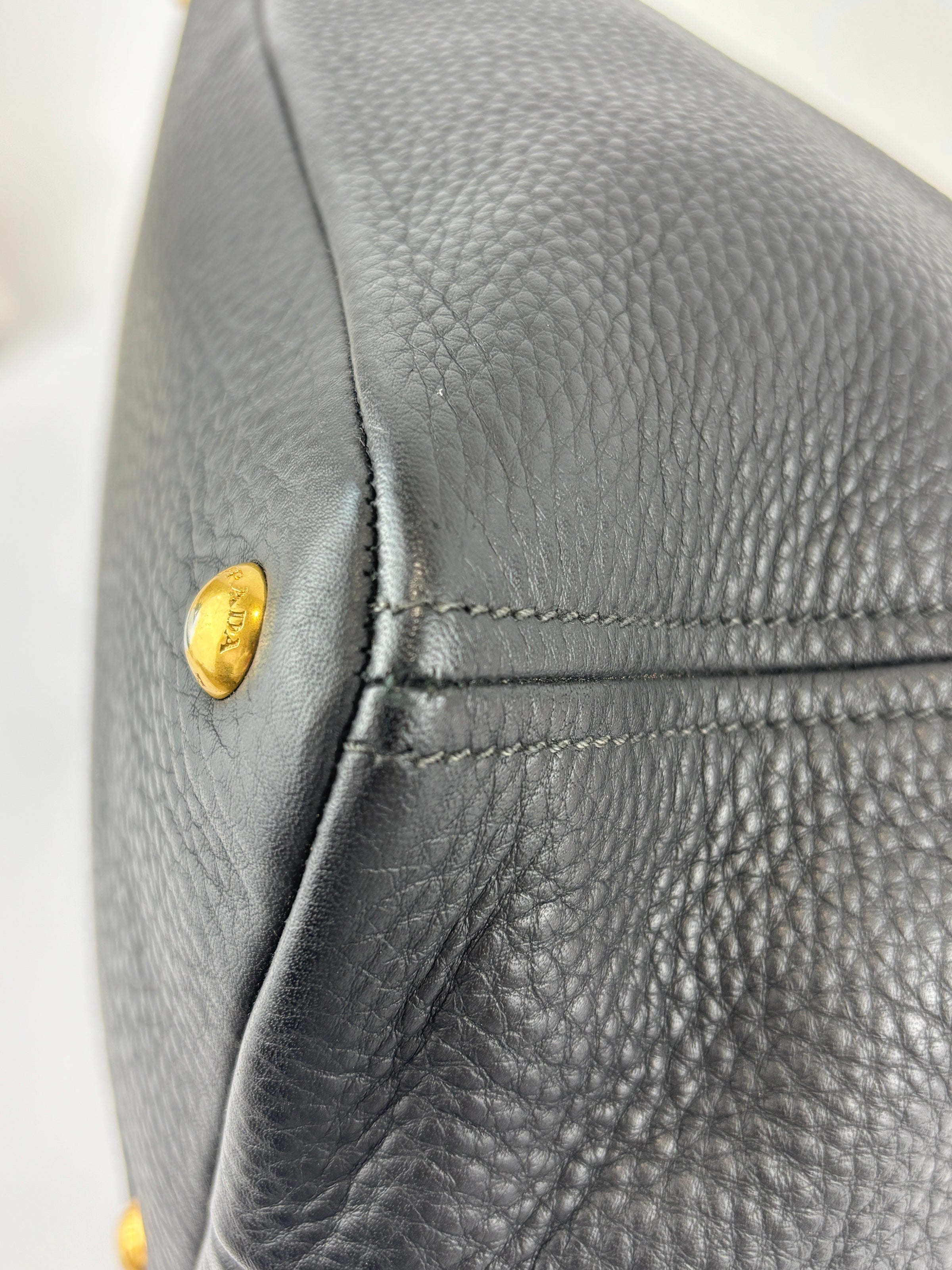 BN2534 Vitello Daino Black Pebbled Leather