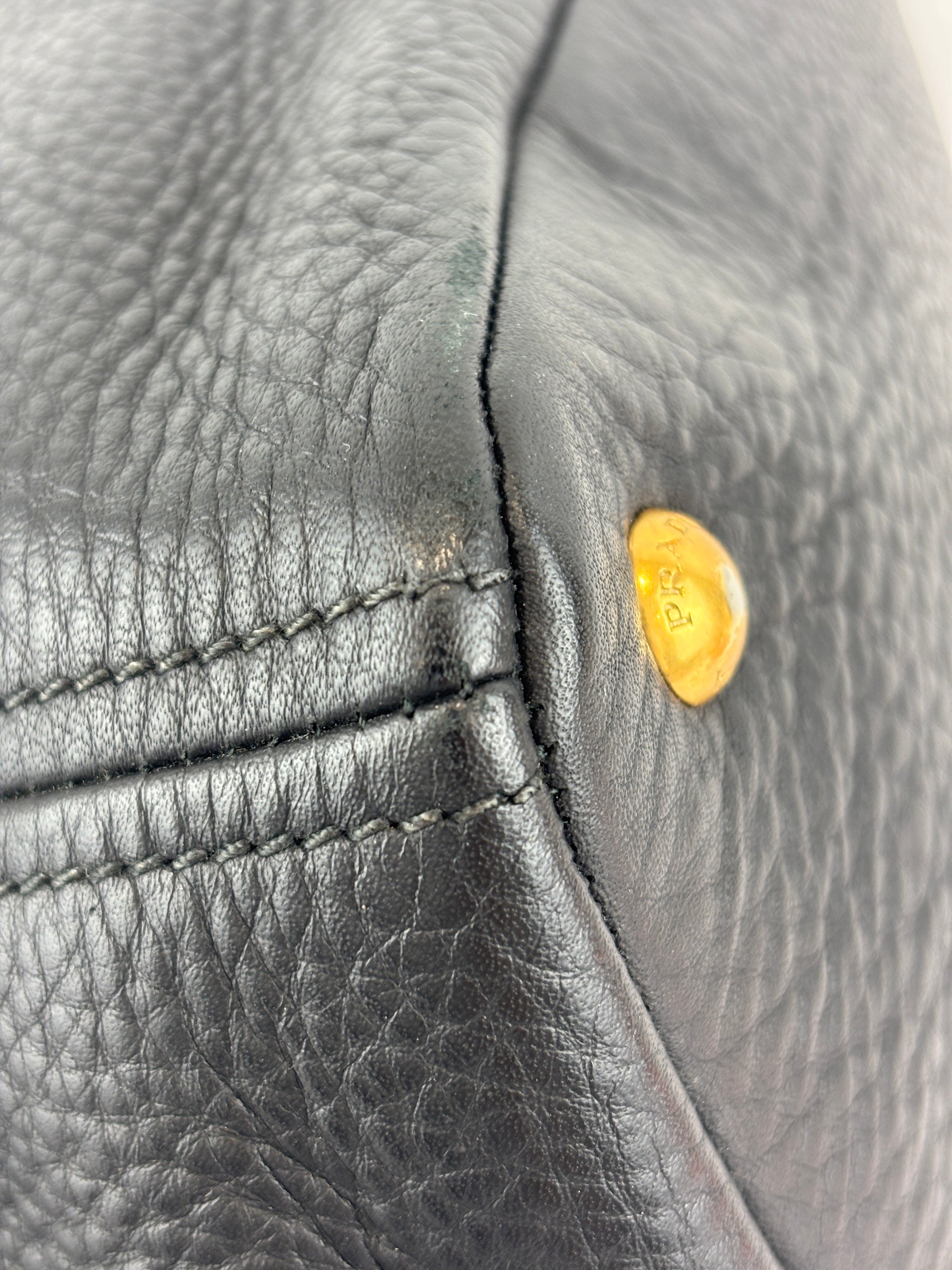 BN2534 Vitello Daino Black Pebbled Leather