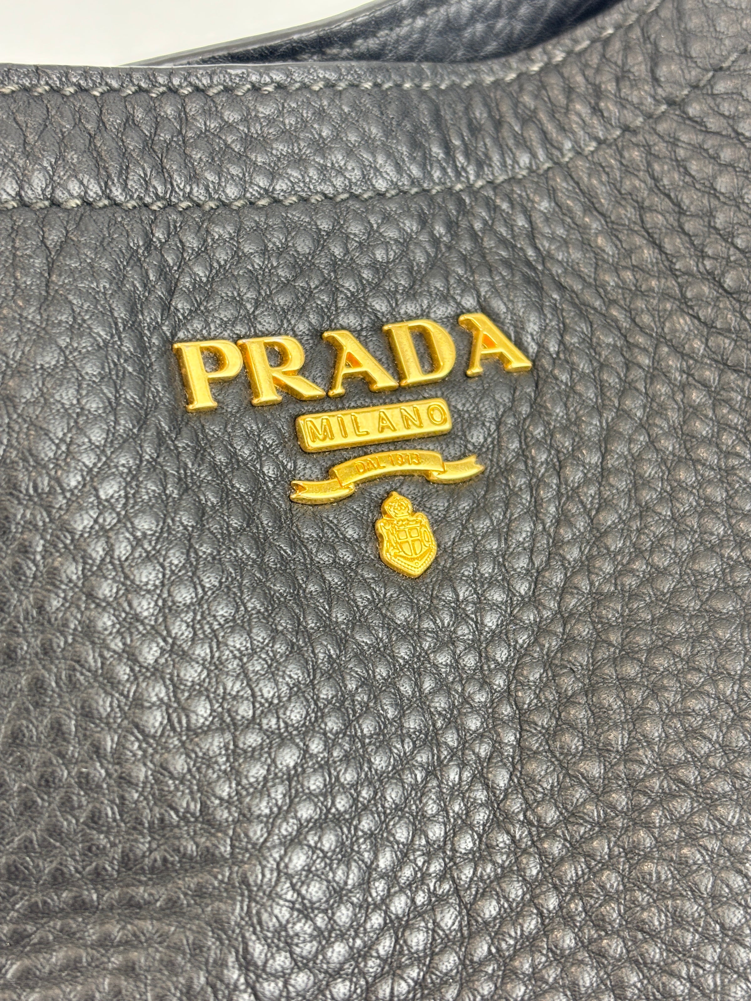 BN2534 Vitello Daino Black Pebbled Leather