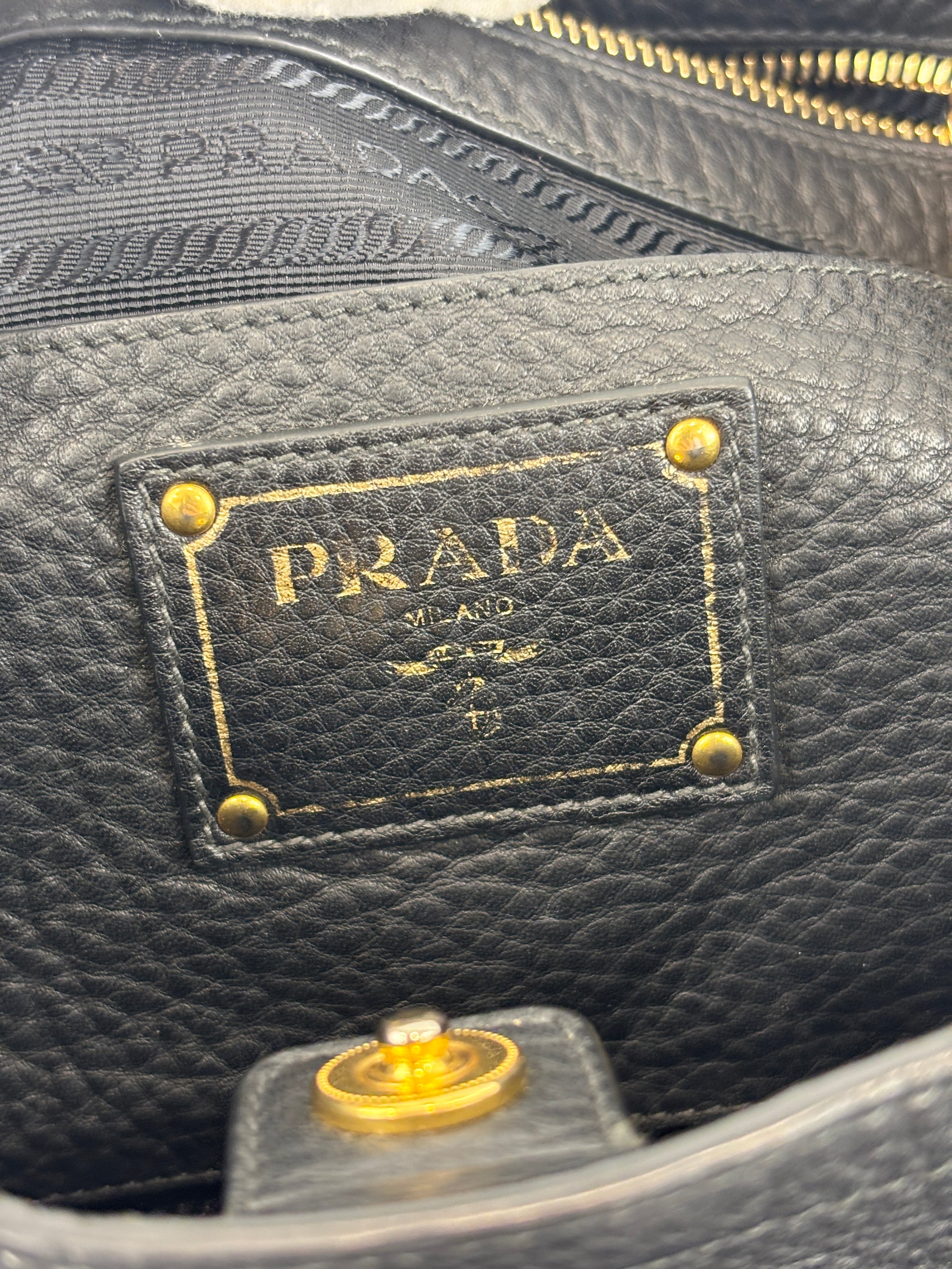BN2534 Vitello Daino Black Pebbled Leather