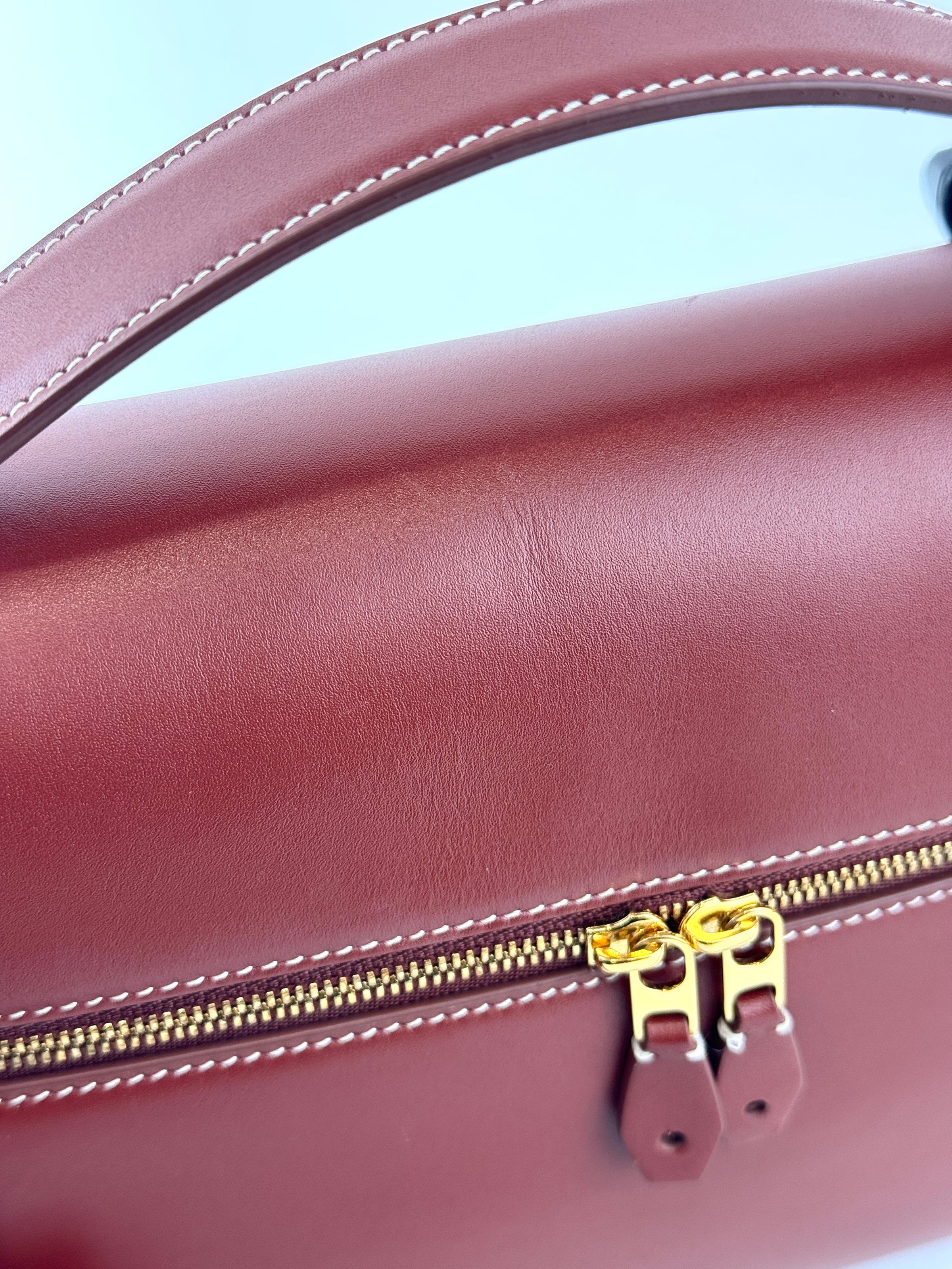 Extra Bag L27 Smooth Calfskin Leather Smoked Caramel/Sun Gold - Glampot