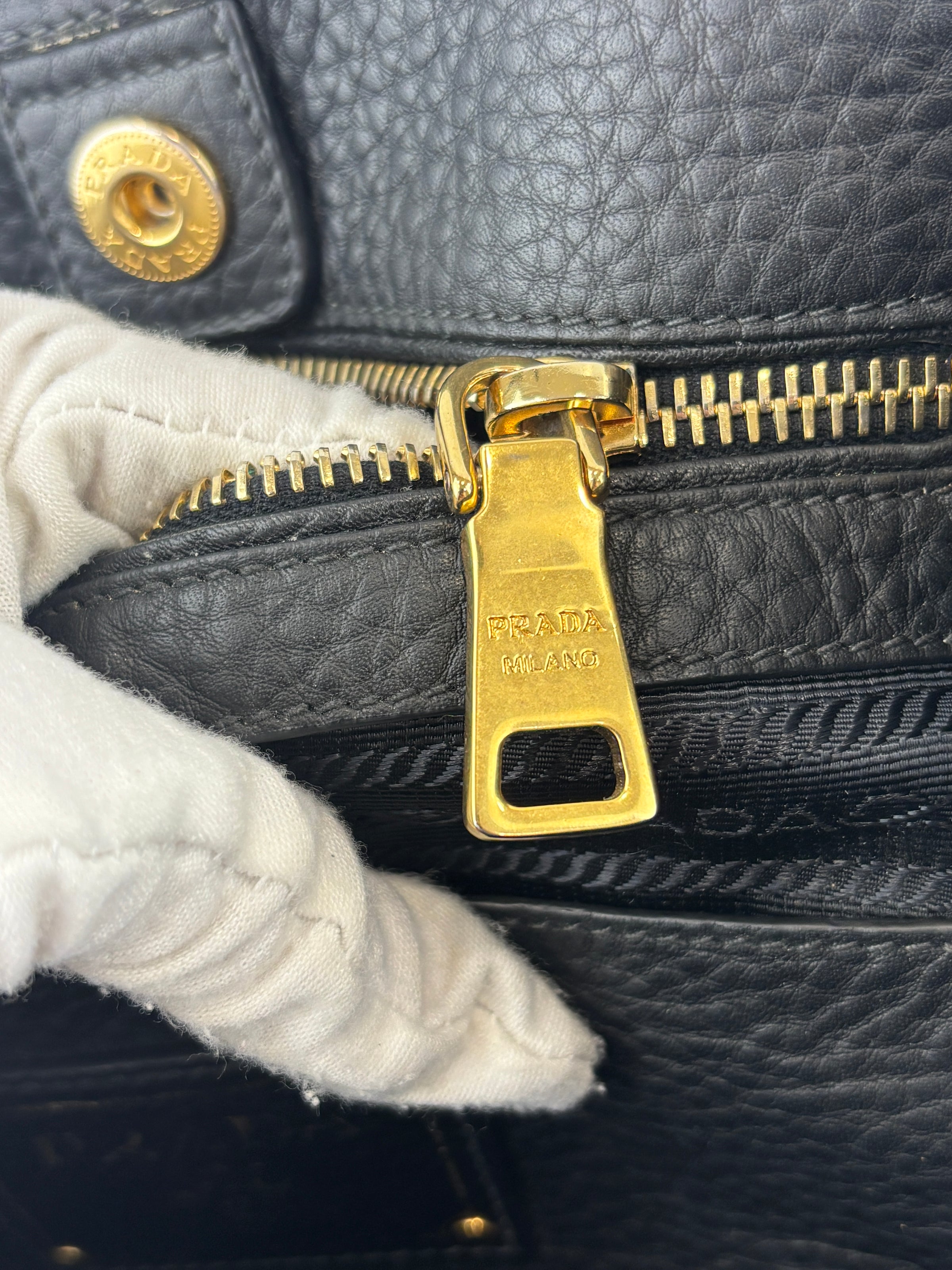 BN2534 Vitello Daino Black Pebbled Leather