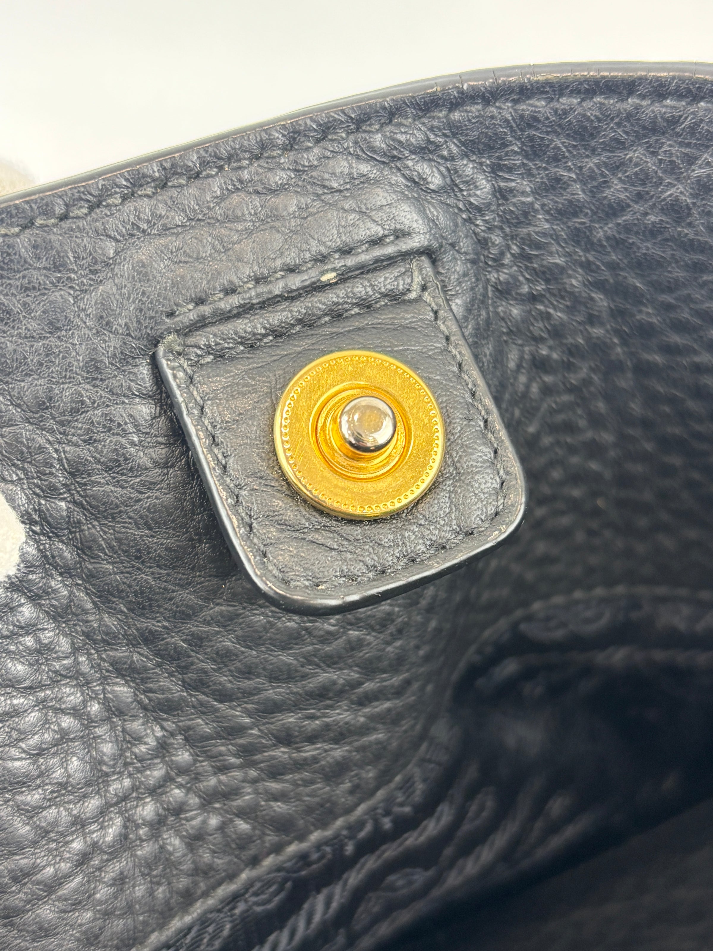 BN2534 Vitello Daino Black Pebbled Leather
