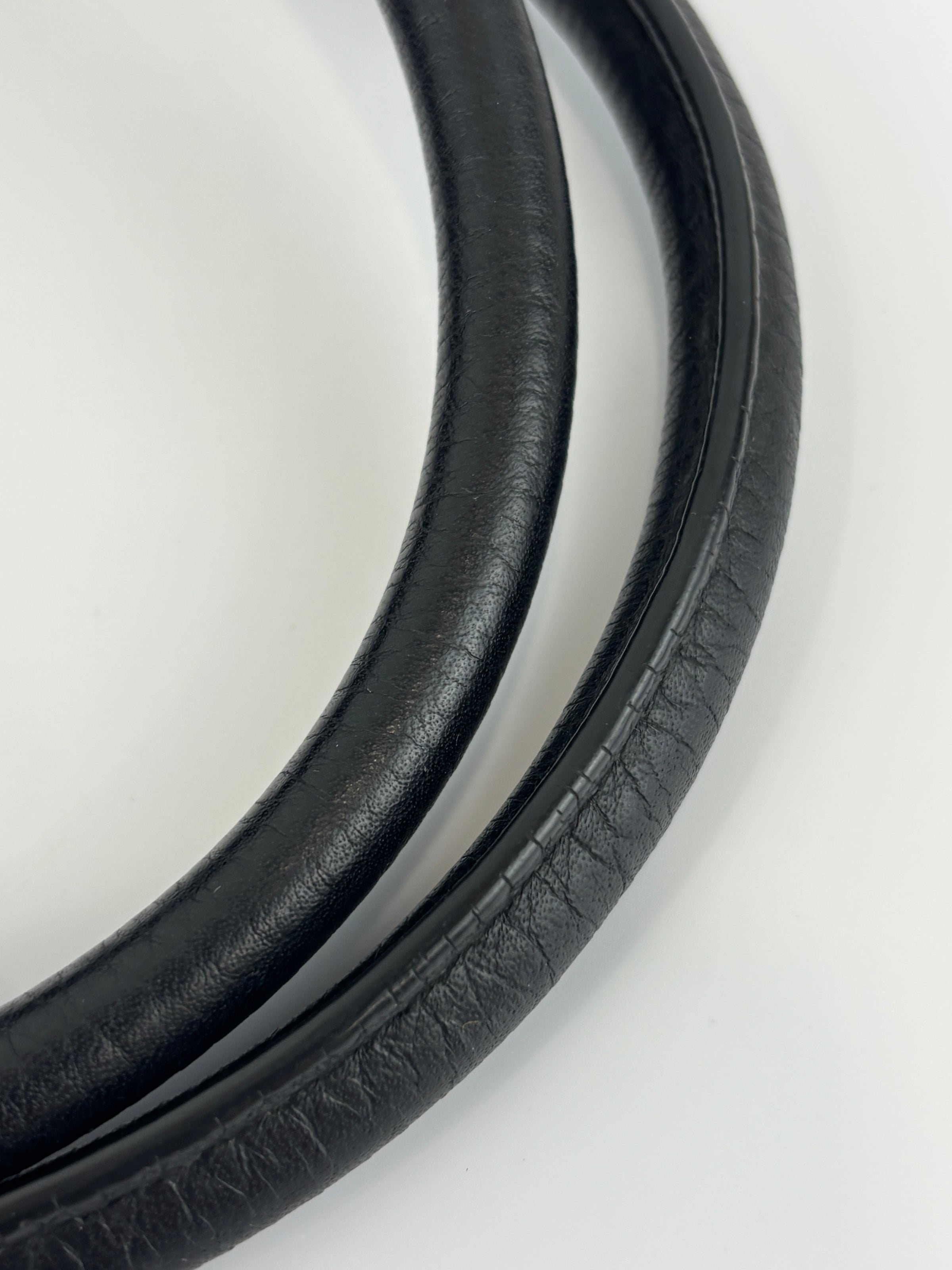 BN2534 Vitello Daino Black Pebbled Leather