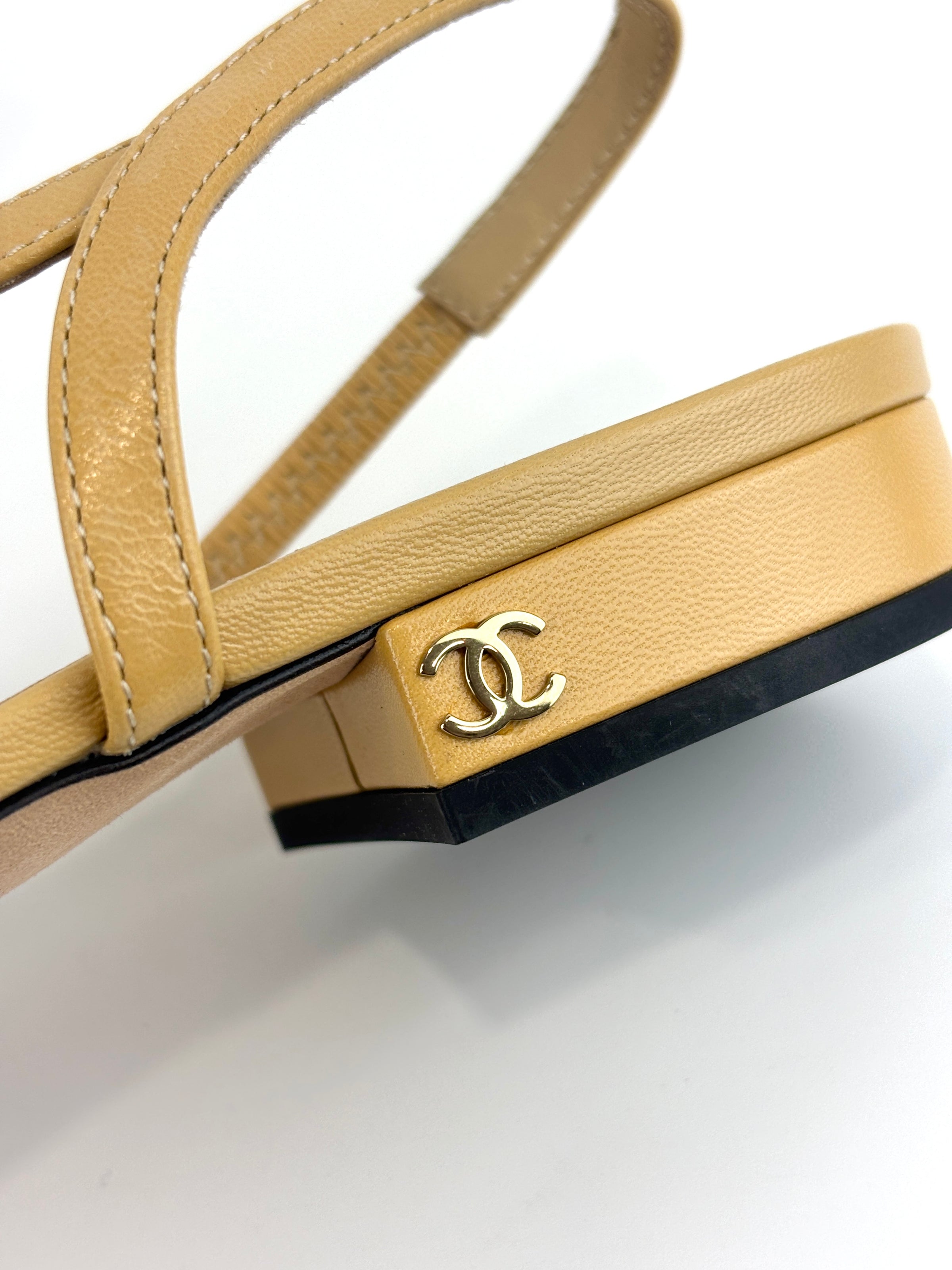 Goatskin & Grosgrain Slingbacks in Beige/Black Size 38C