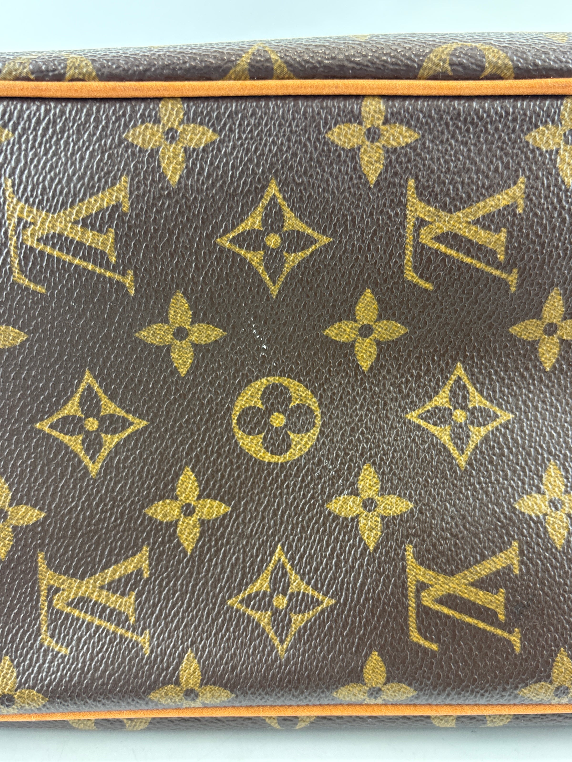 Louis Vuitton Batignolles Vertical Monogram Canvas Bag