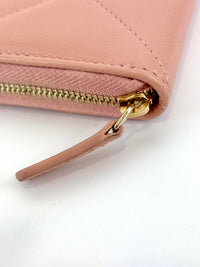 19 Zip Around Long Wallet Quilted Lambskin in Light Pink GHW