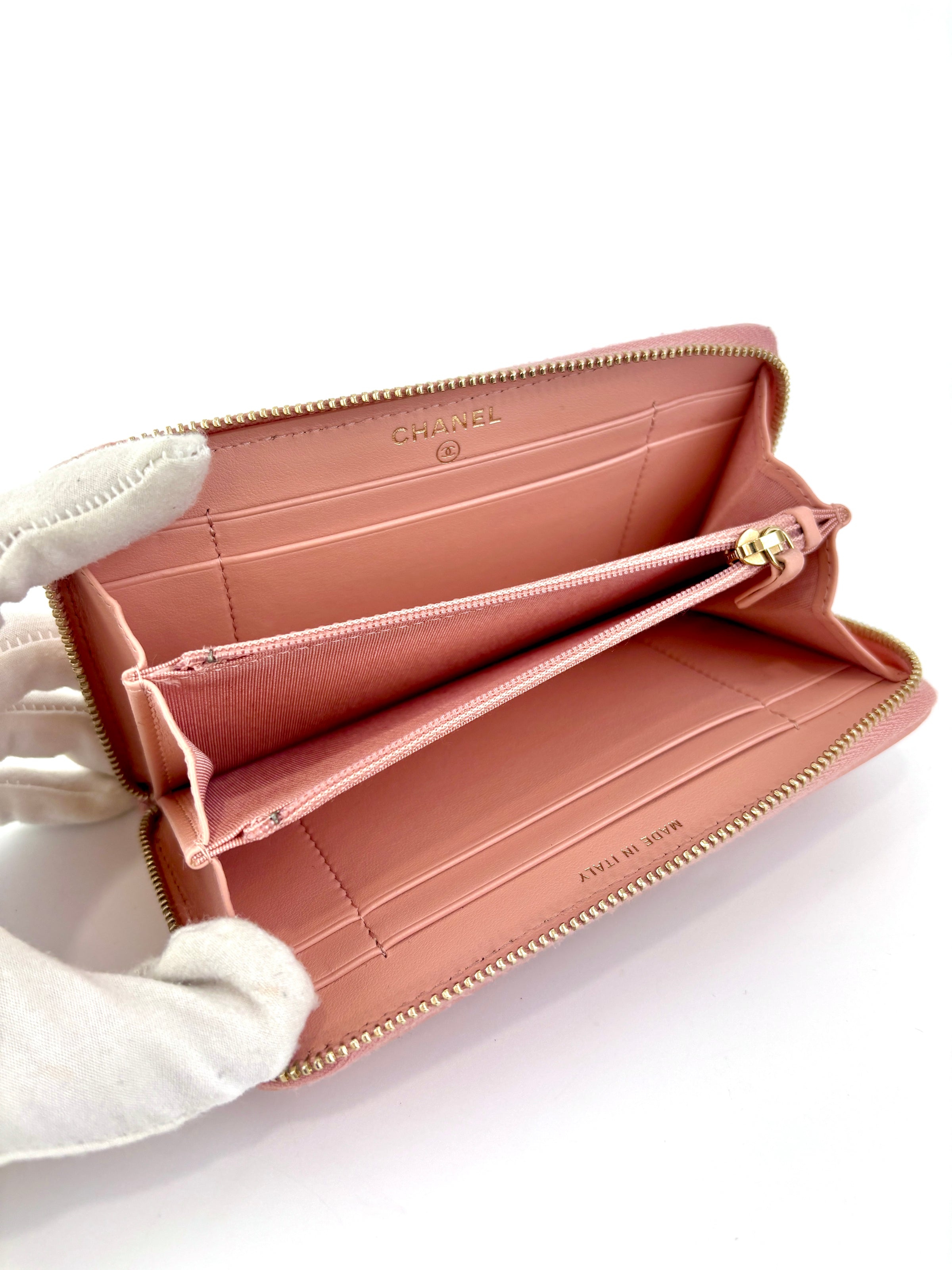 19 Zip Around Long Wallet Quilted Lambskin in Light Pink GHW