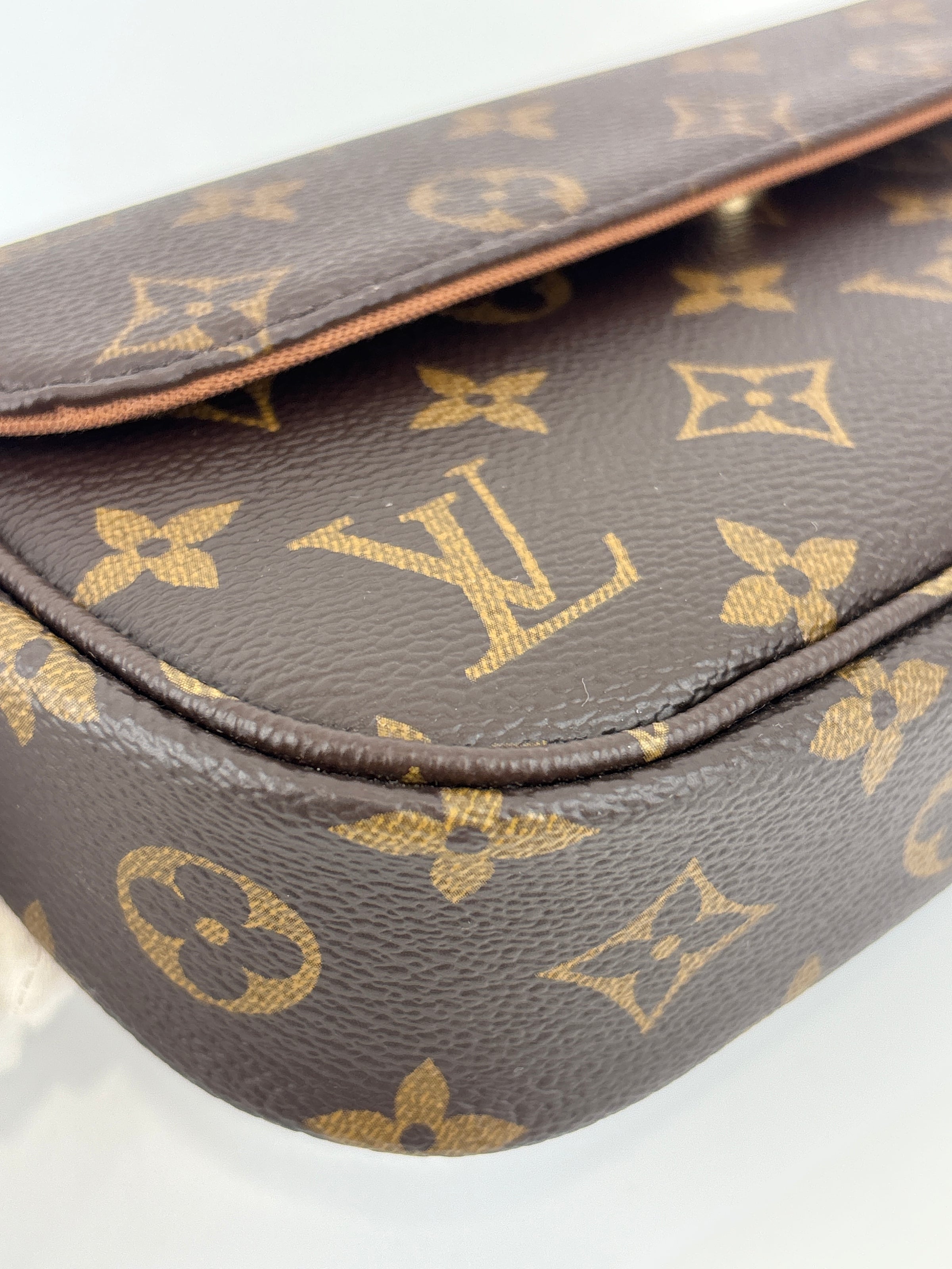 Louis Vuitton M81911 Wallet on Chain Ivy Monogram (RFID)