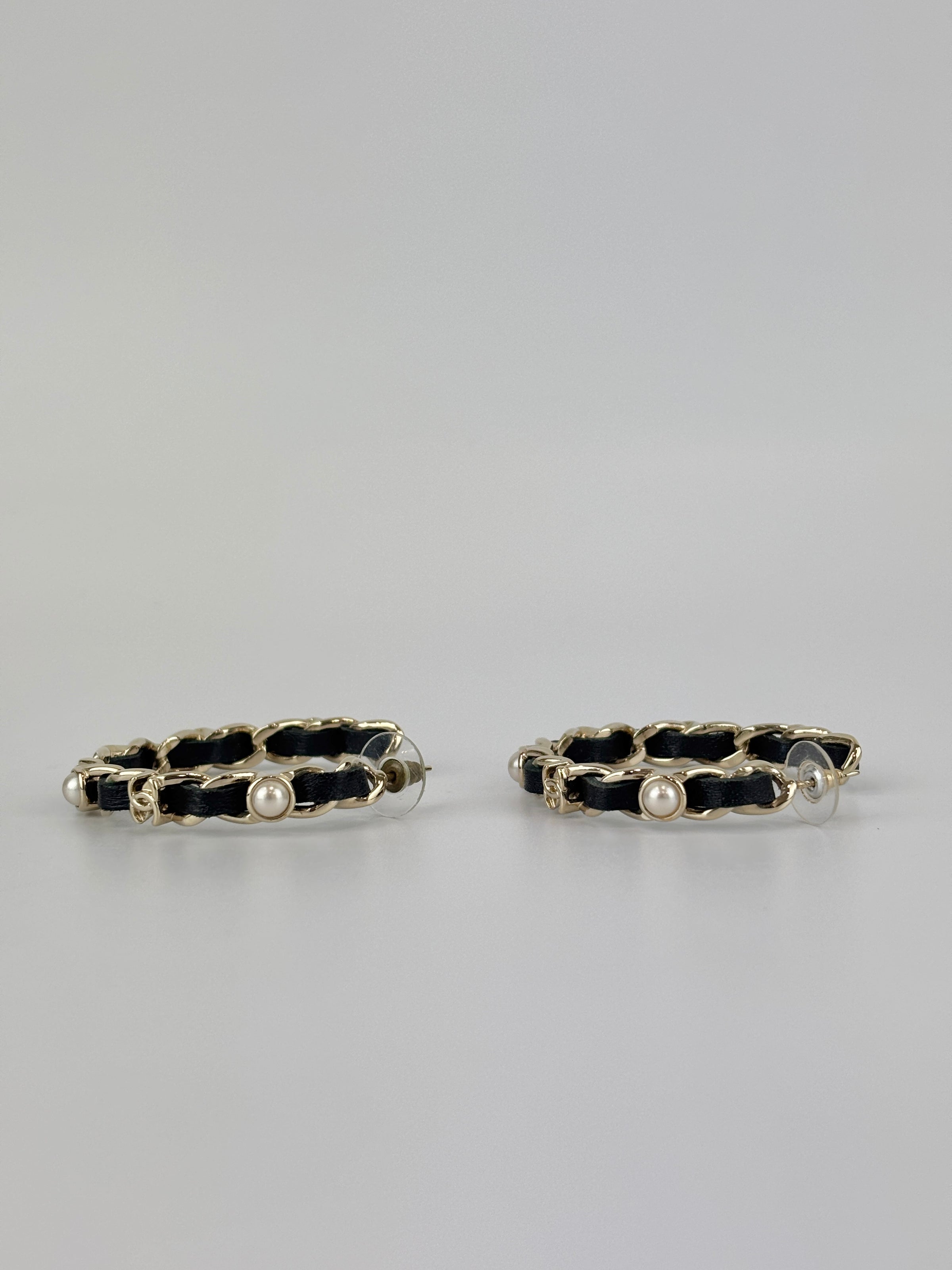 AB2674 Black Woven Lambskin Gold Faux Pearl Chain Hoop Earrings