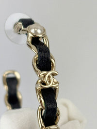 AB2674 Black Woven Lambskin Gold Faux Pearl Chain Hoop Earrings