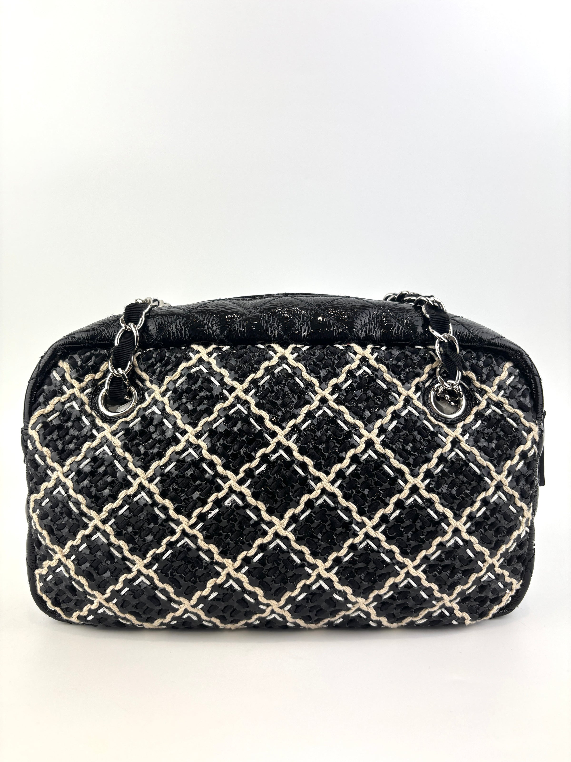 11P A50373 Black Crinkled Patent Camera Bag with Giant Stitch Details SHW - Glampot