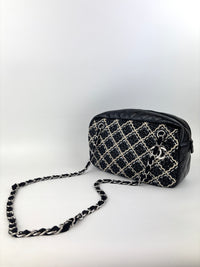 11P A50373 Black Crinkled Patent Camera Bag with Giant Stitch Details SHW - Glampot