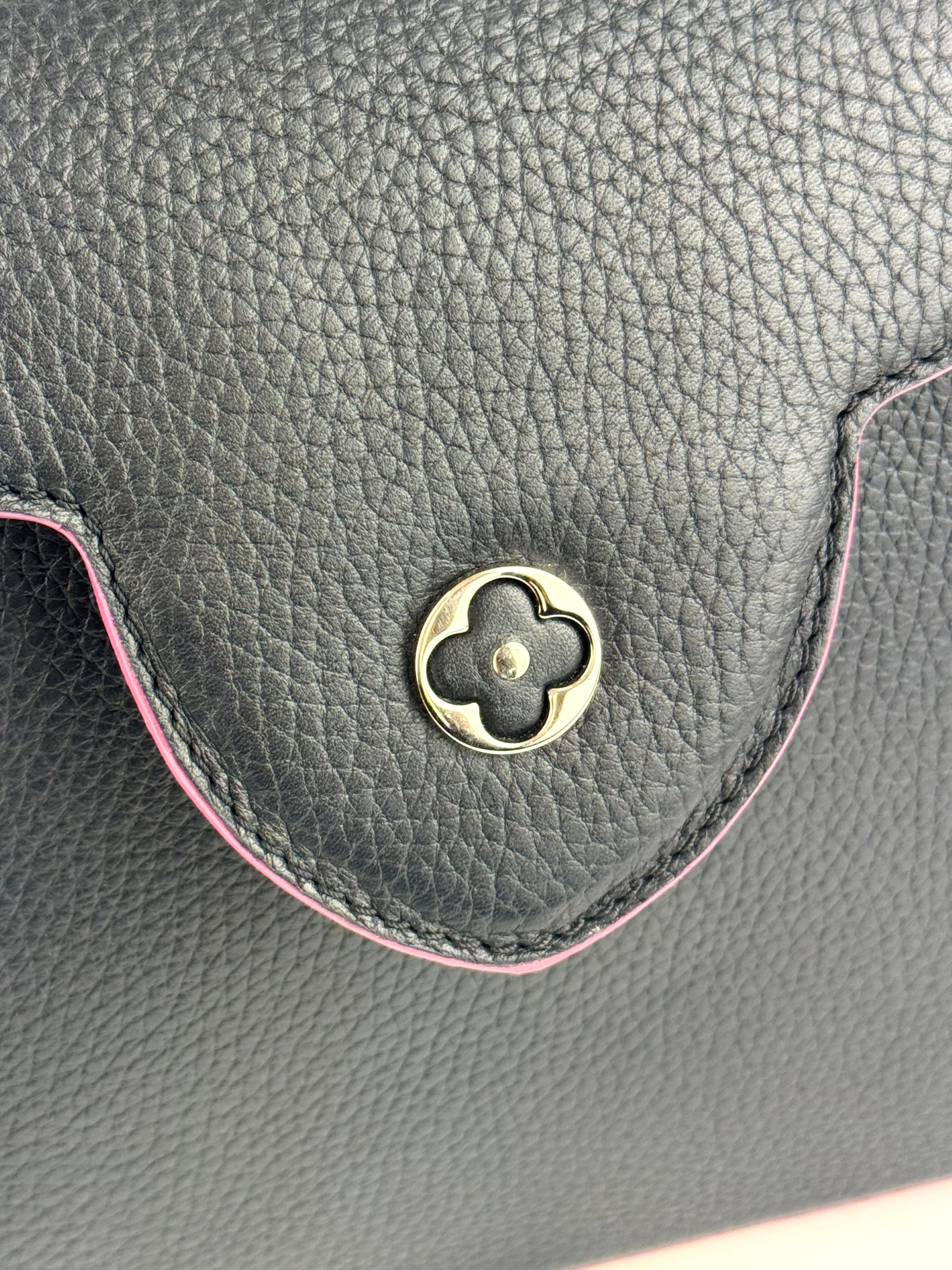 Capucines BB in Black Taurillon Leather/Fuschia SHW
