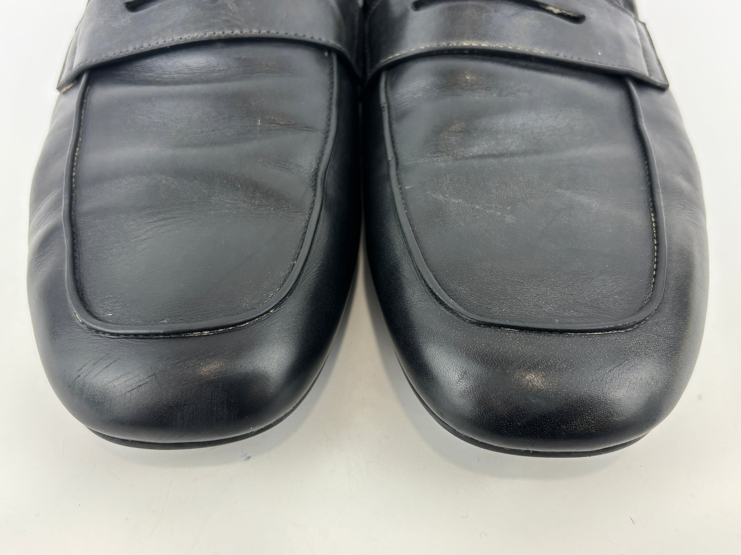 Shuffle Antiqued Leather Loafers Size 9.5