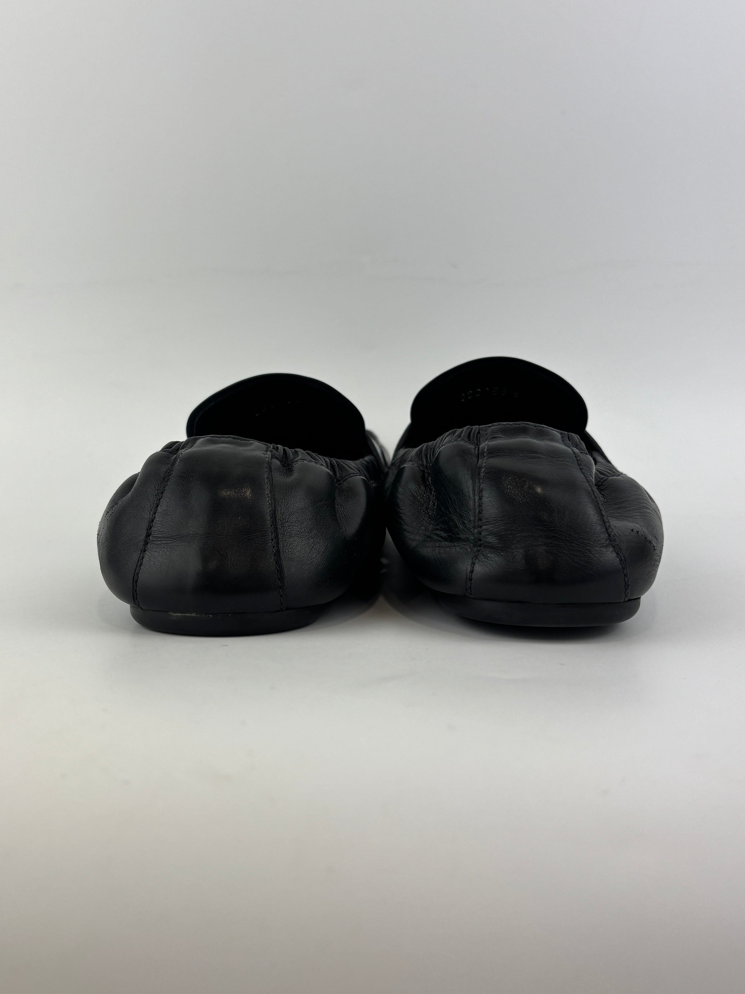 Shuffle Antiqued Leather Loafers Size 9.5