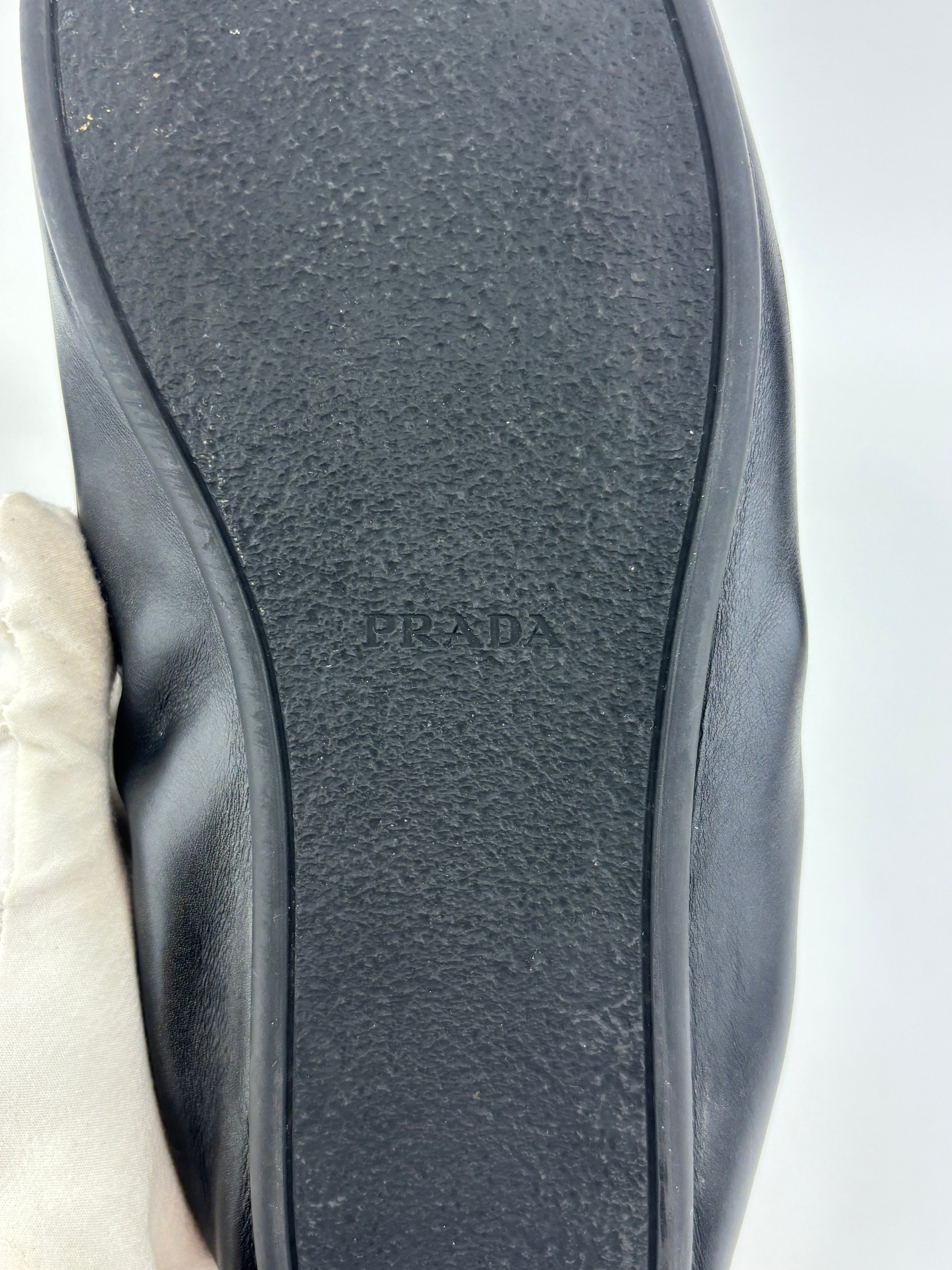 Shuffle Antiqued Leather Loafers Size 9.5