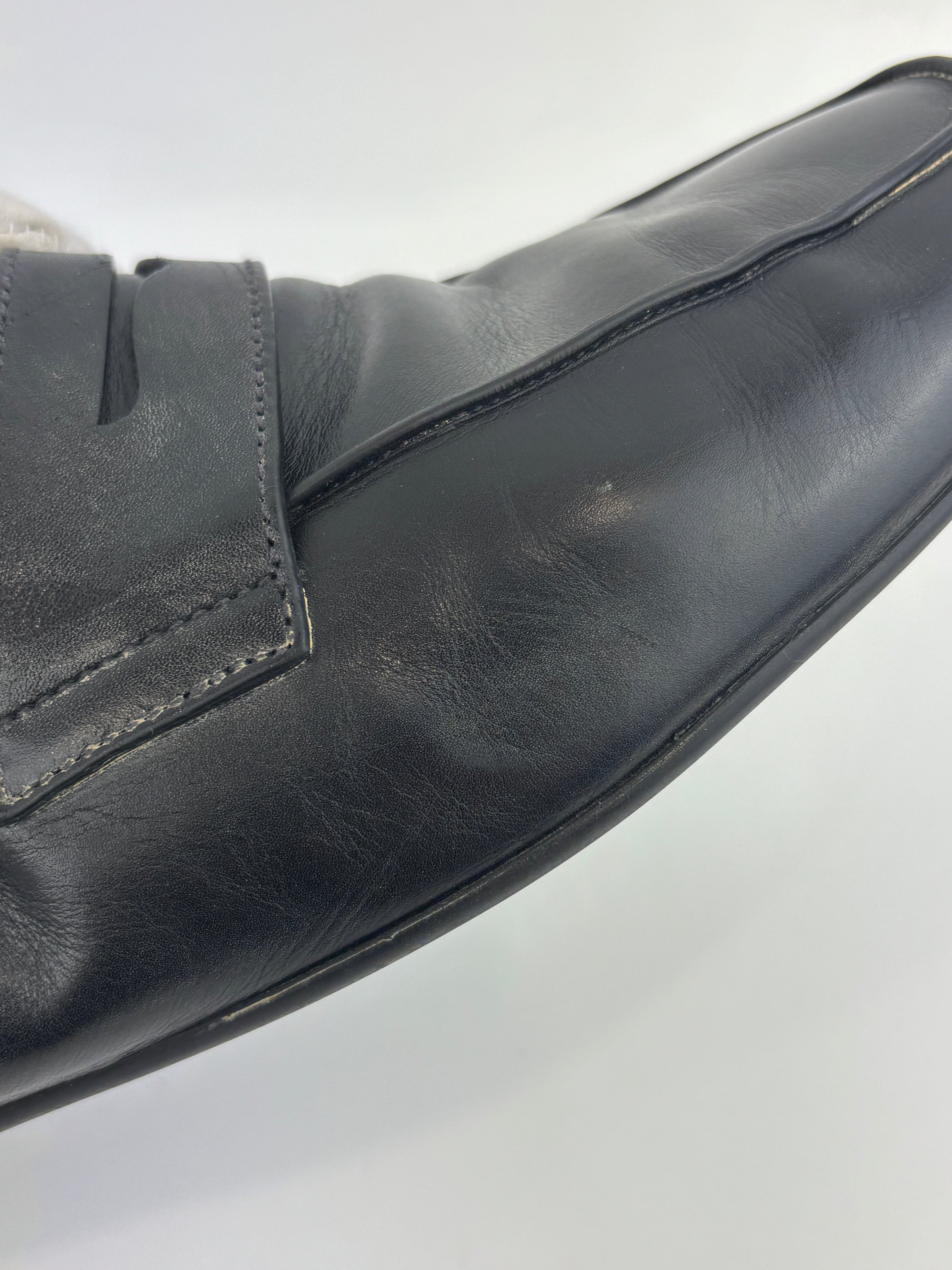 Shuffle Antiqued Leather Loafers Size 9.5