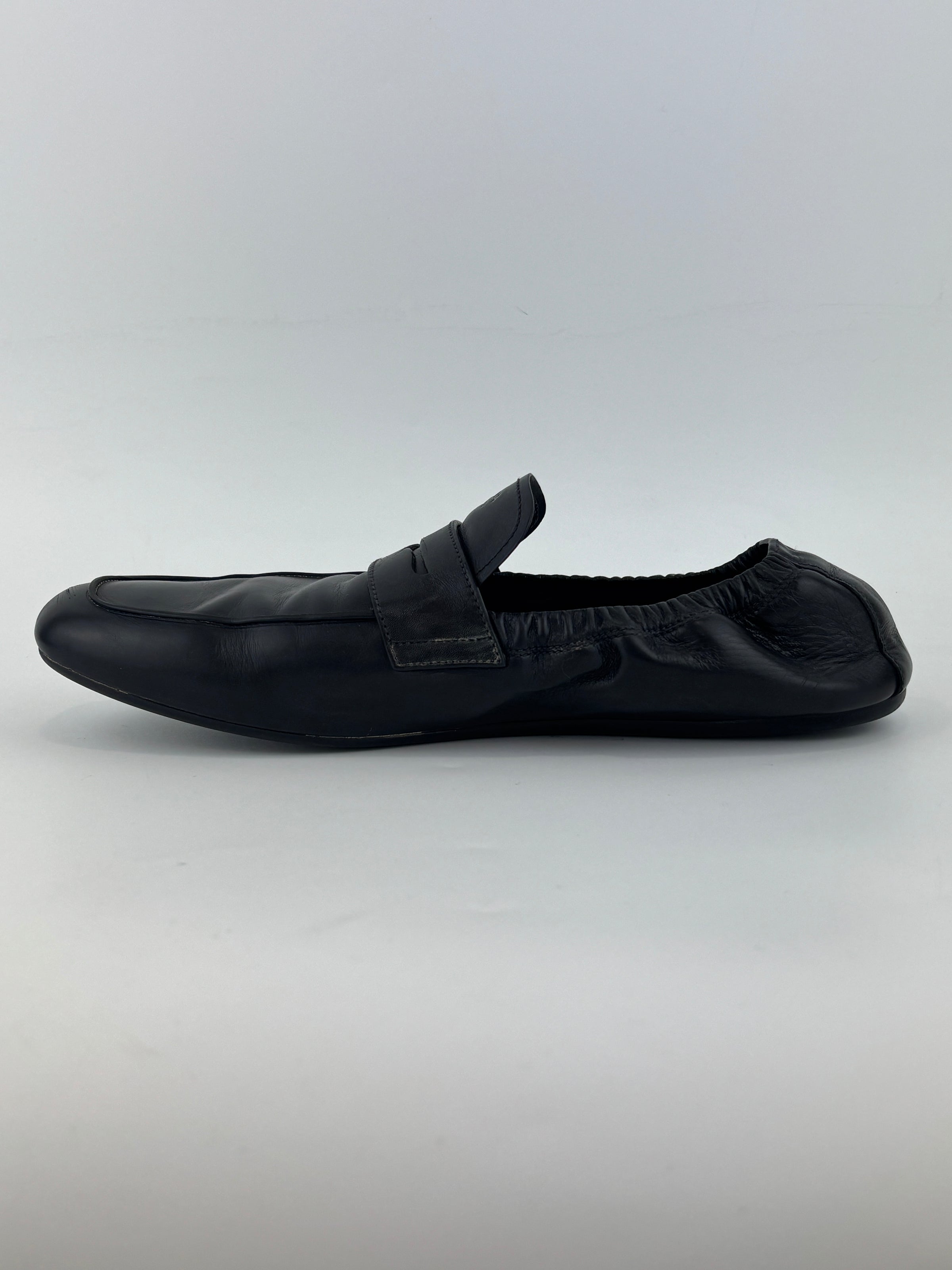 Shuffle Antiqued Leather Loafers Size 9.5