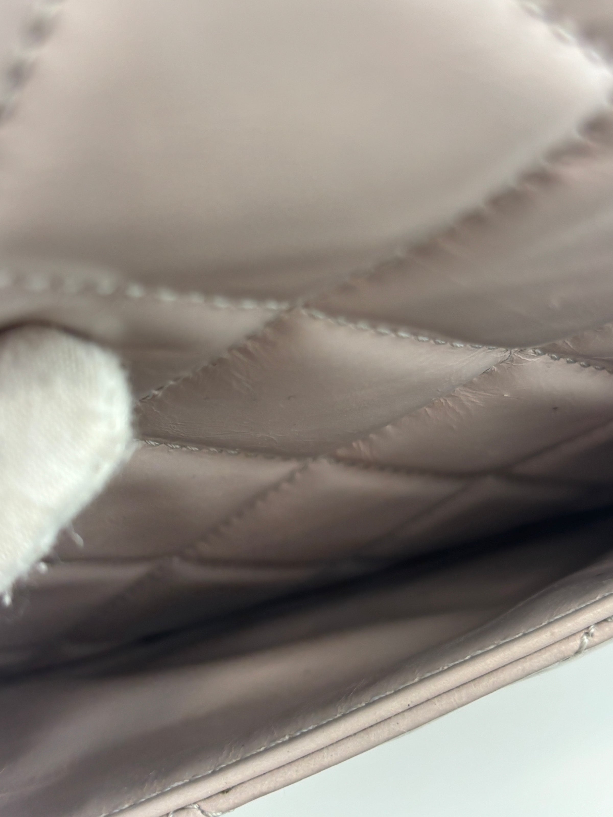 A93424 Castle Rock Quilted Glazed Calfskin AGHW