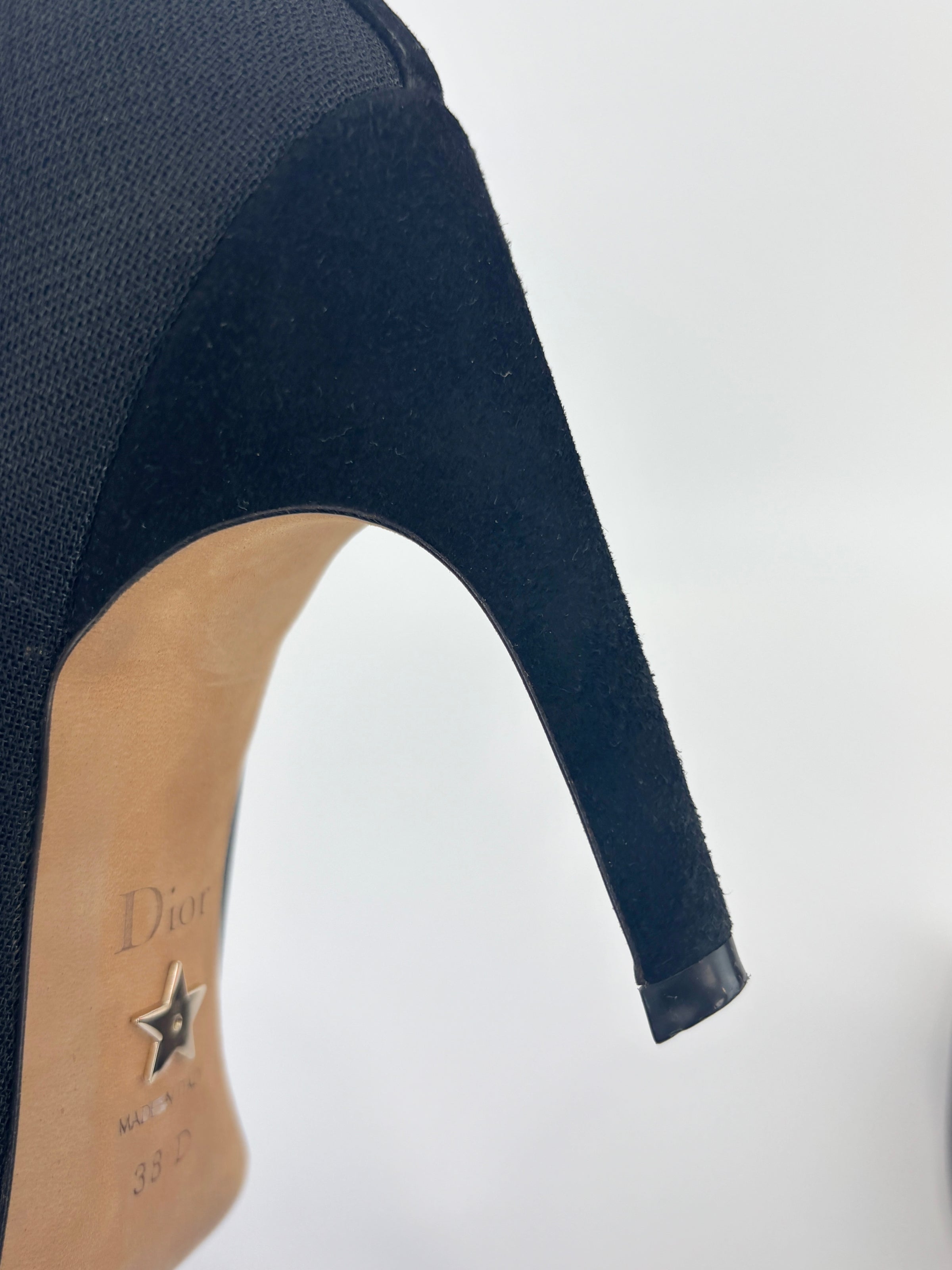Surreal-D Pump in Black Mesh / Suede - Size 38