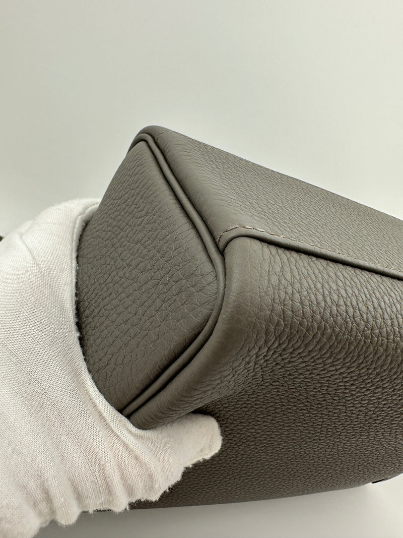 Kelly Messenger PM Gris Etain Togo PHW (Cash Price in Description)