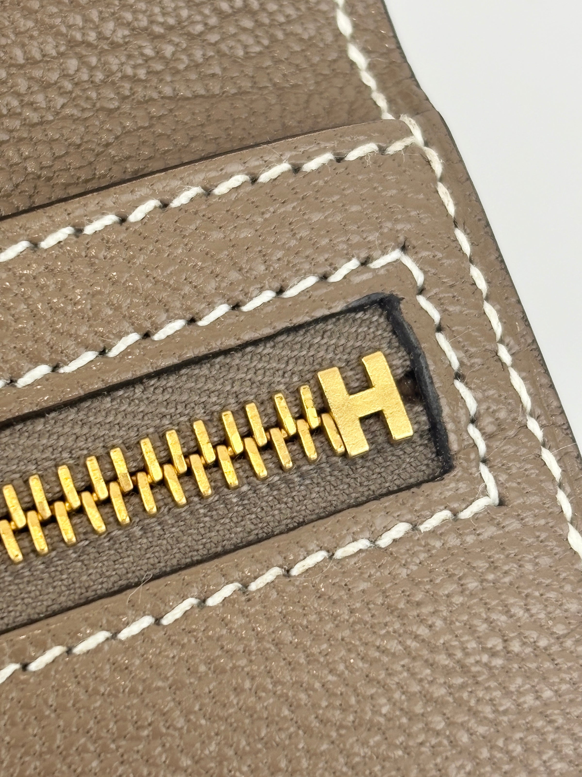 Béarn Soufflet Long Wallet Chèvre Mysore Etoupe GHW