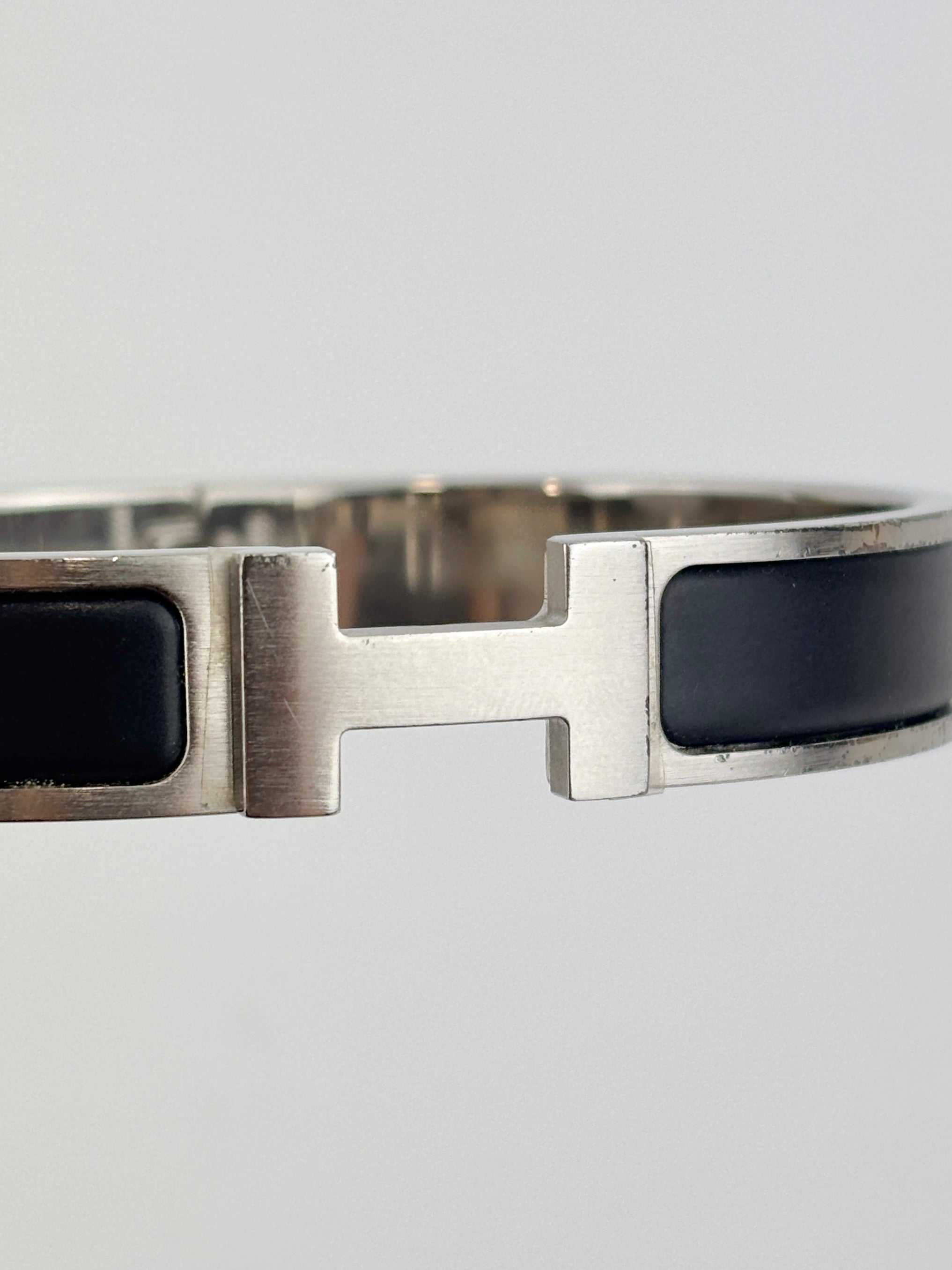 Clic HH Bracelet in Noir Mat PHW