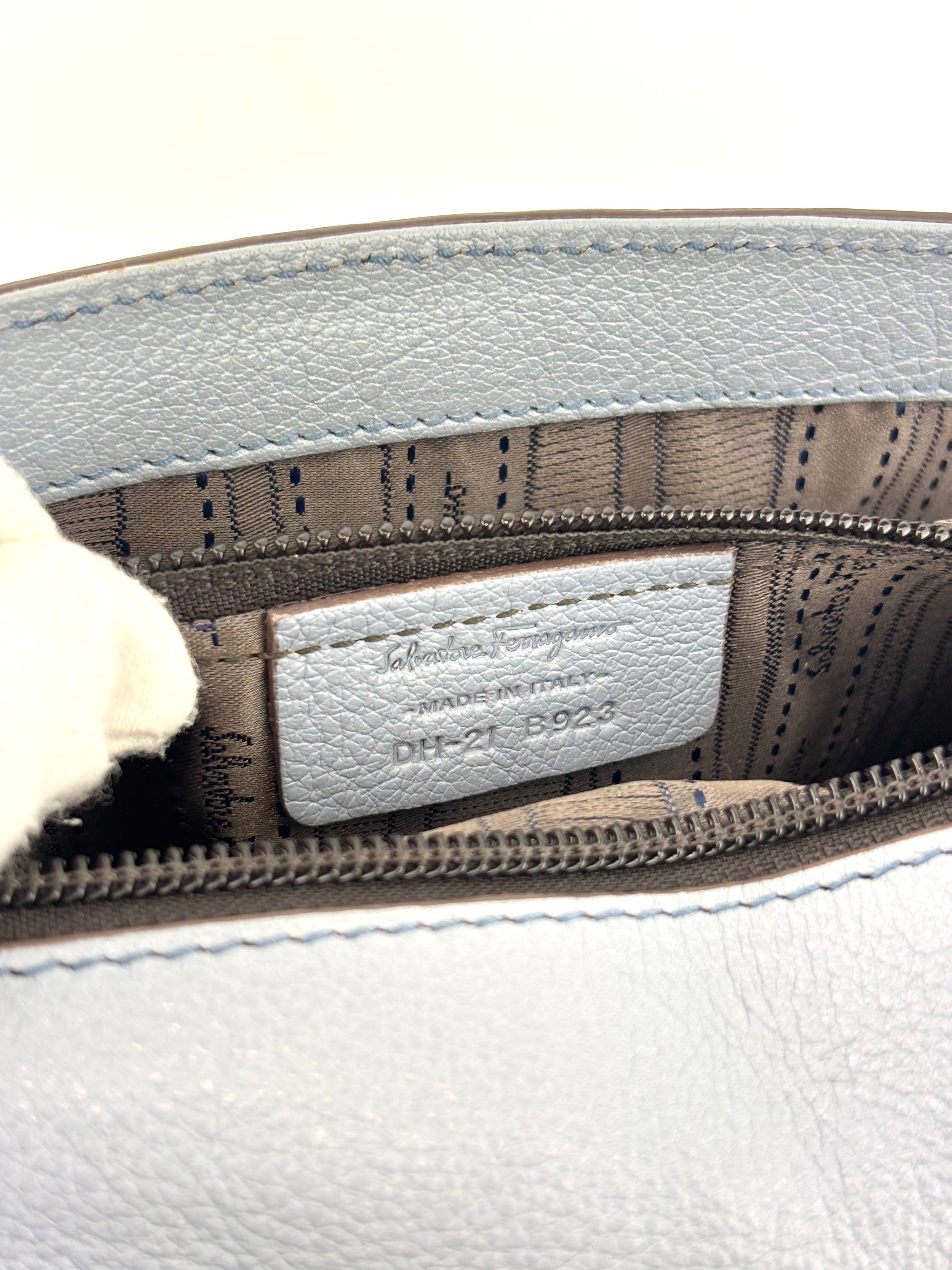 21B923 Bluette Branca Shoulder Bag