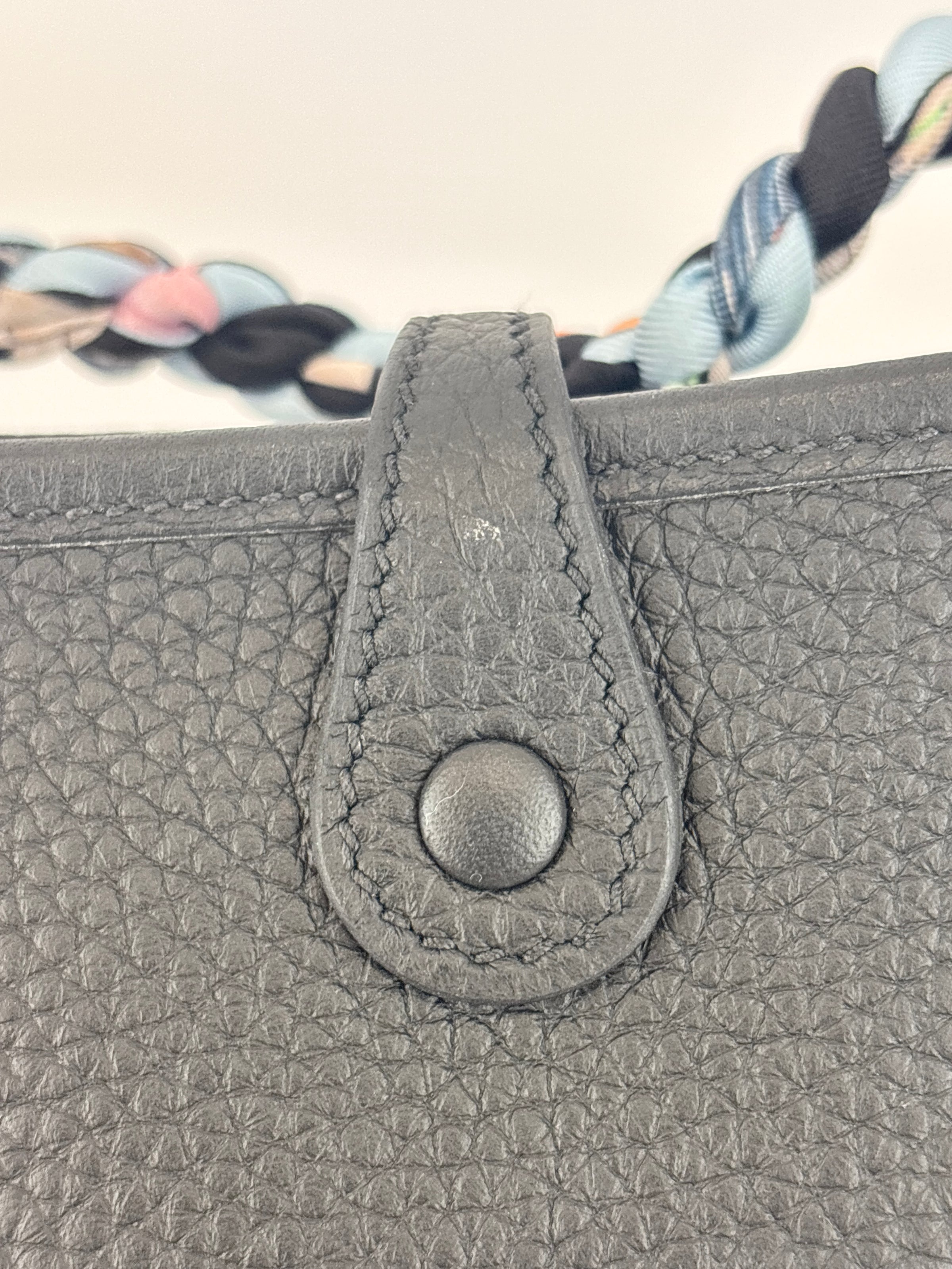 Mini Evelyne TPM 16 Noir Taurillon Clemence GHW