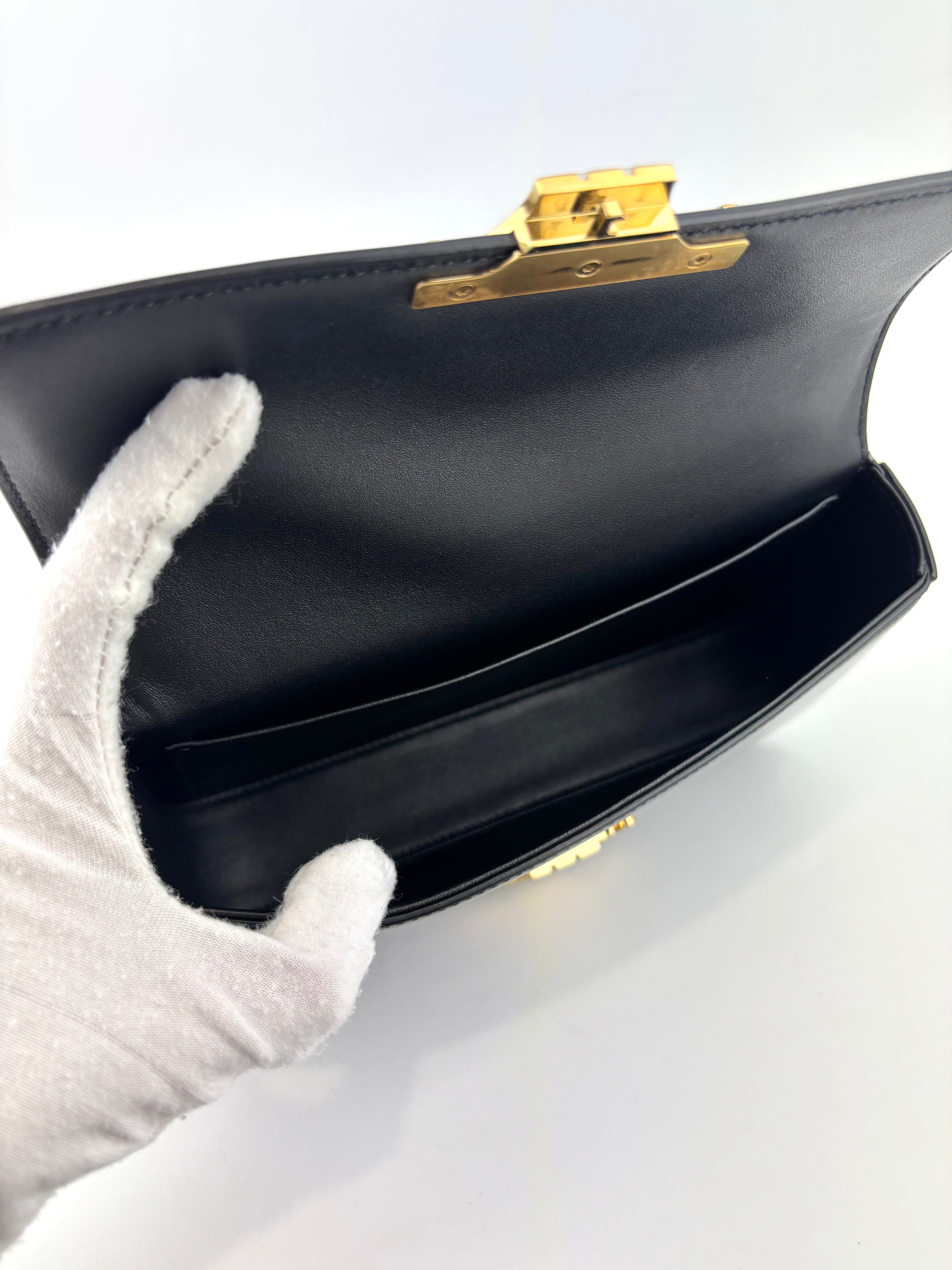 Chain Shoulder Bag Claude In Shiny Calfskin Black