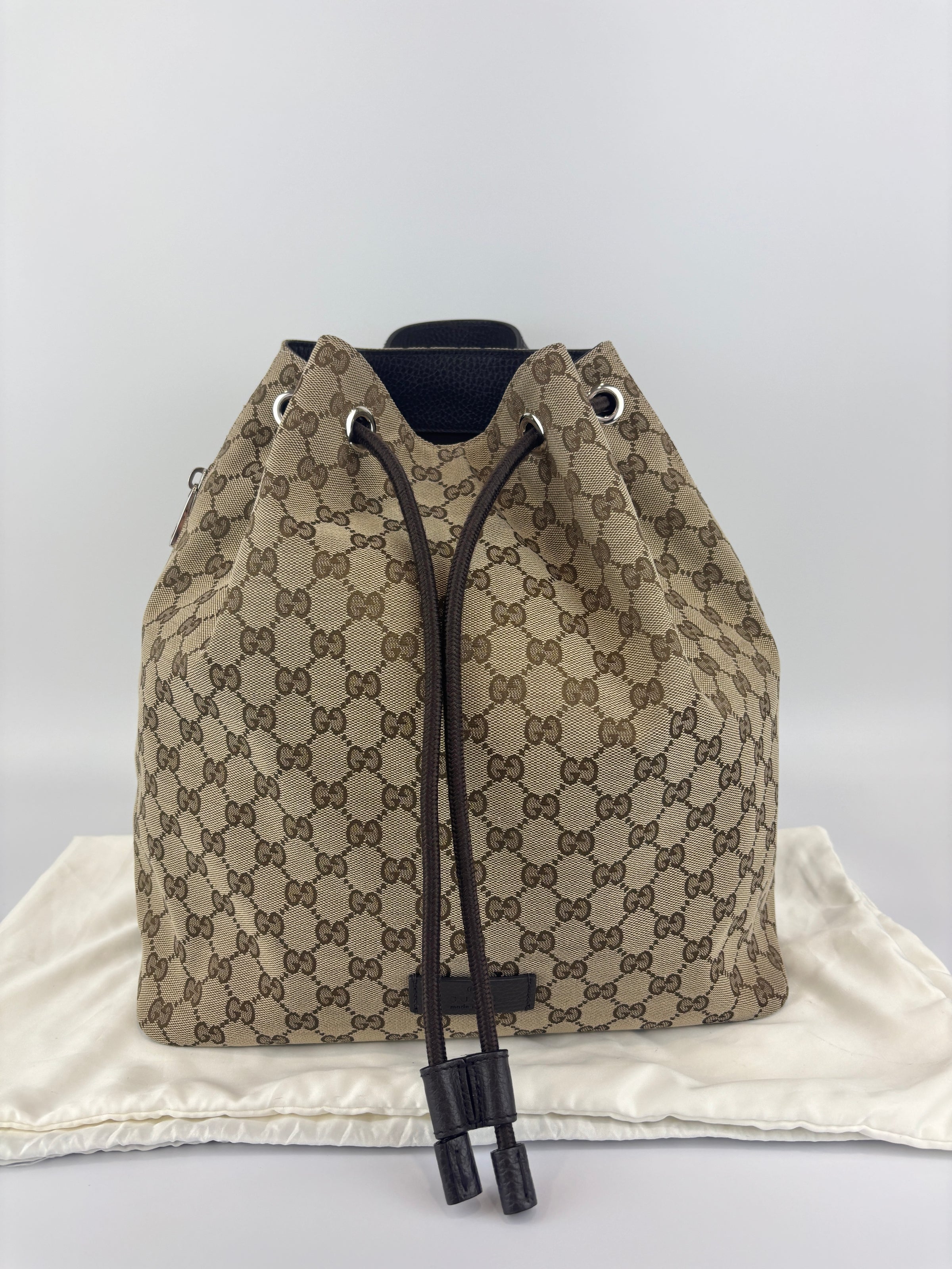 GG Canvas Drawstring Backpack in Beige / Ebony
