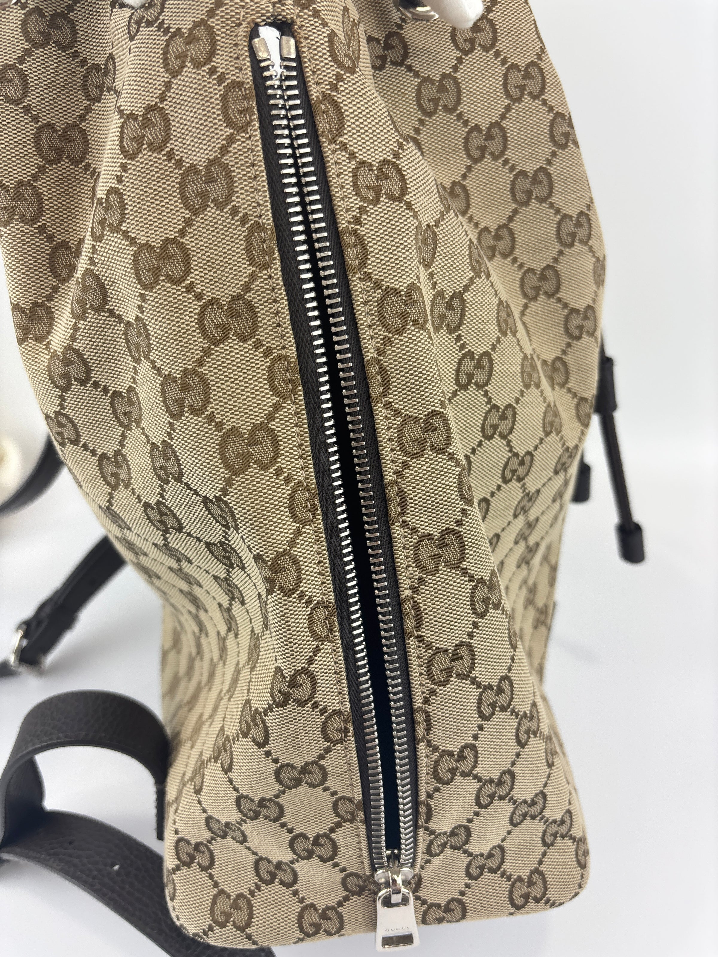 GG Canvas Drawstring Backpack in Beige / Ebony