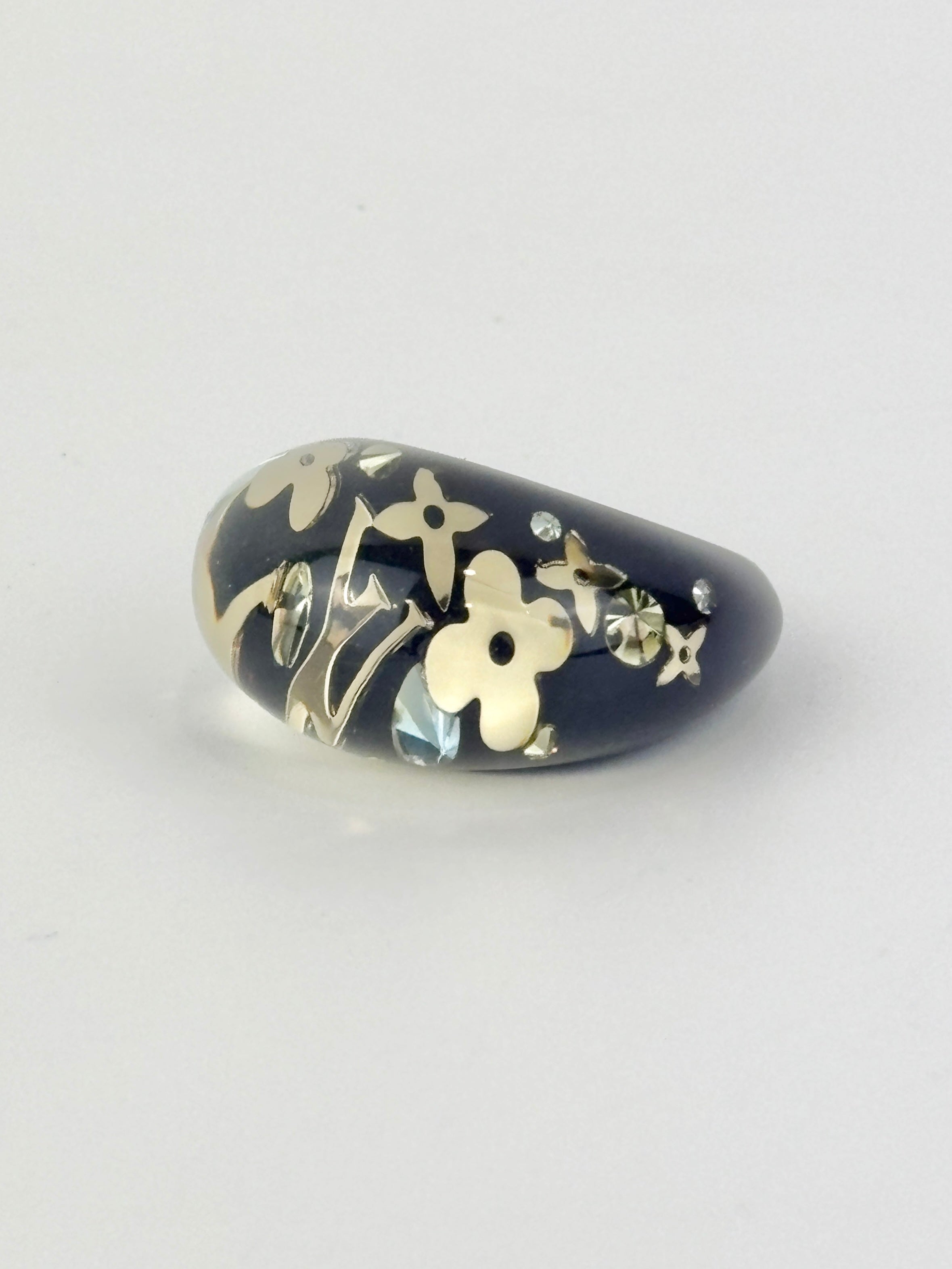 Black Resin Inclusion Ring Size M